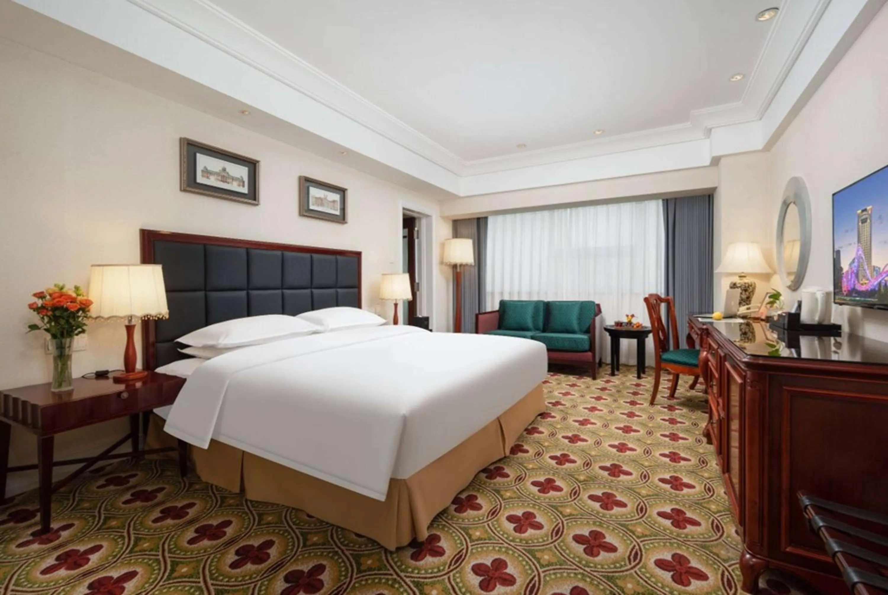 Deluxe Double Room in Ramada Plaza Optics Valley Hotel Wuhan (Best of Ramada Worldwide)
