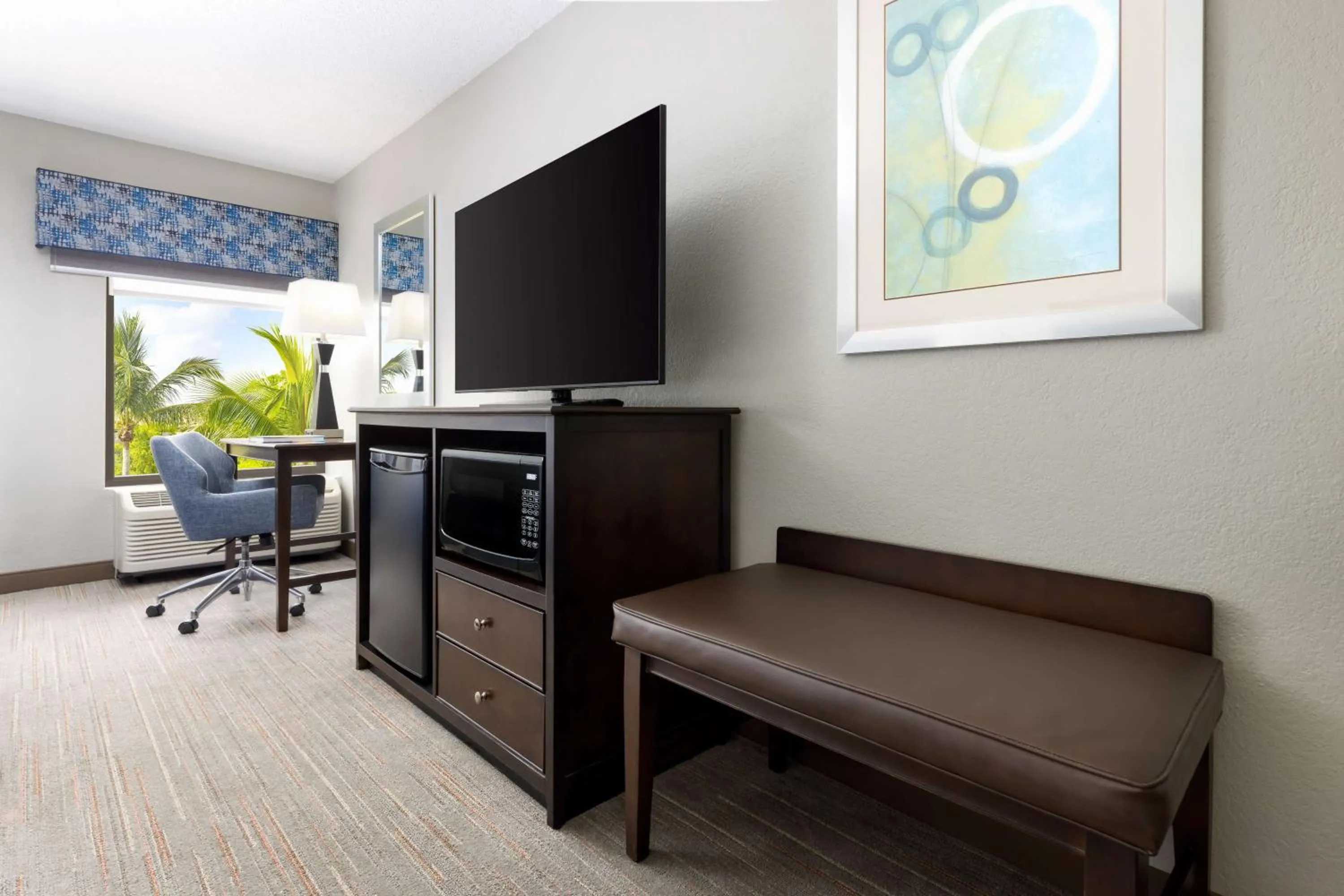 King Room - Disability Access/Non-Smoking in Hampton Inn Naples-Central