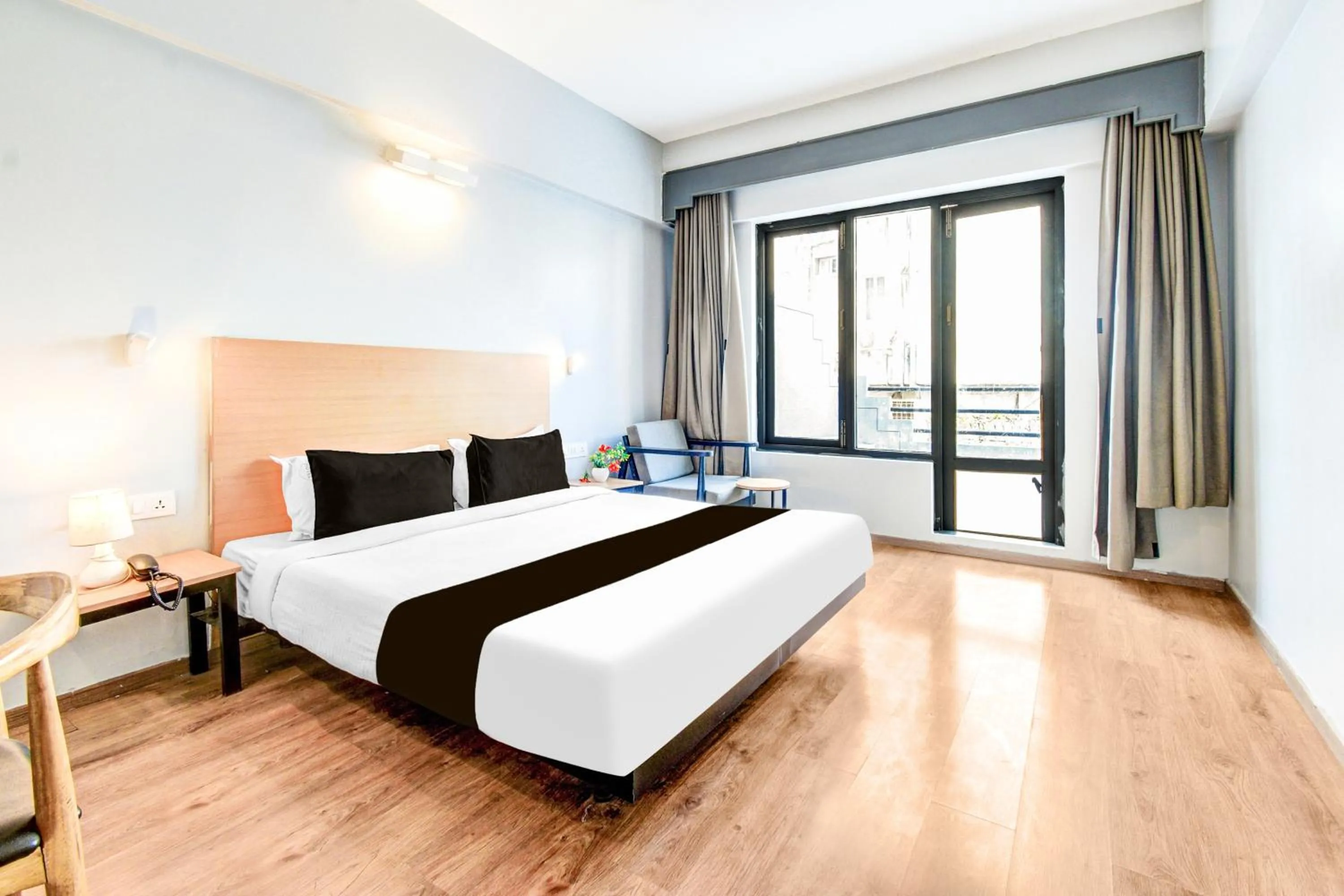 Classic Triple Room - single occupancy in Super Townhouse Lakdikapul