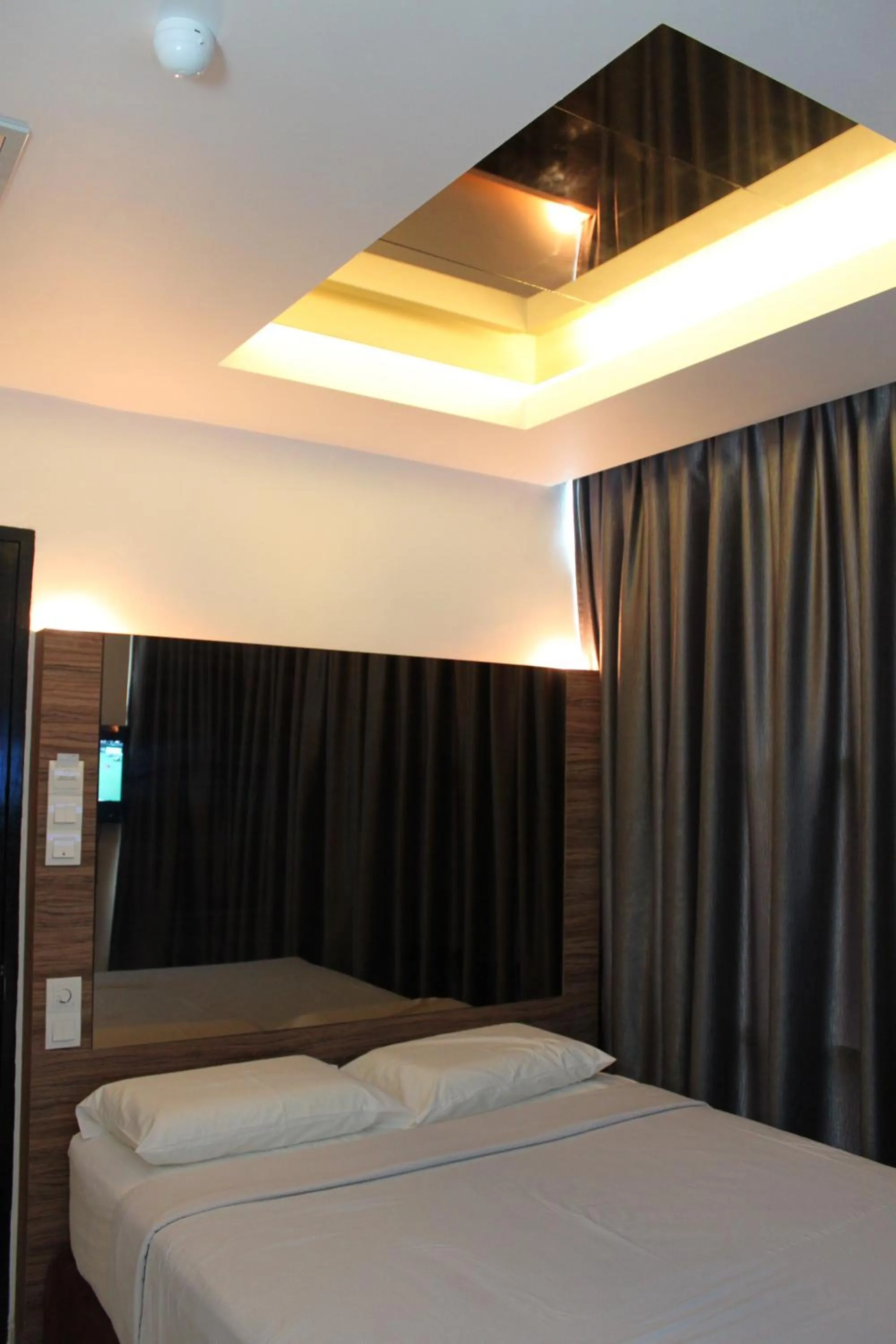 Deluxe Double Room in Dream Hotel