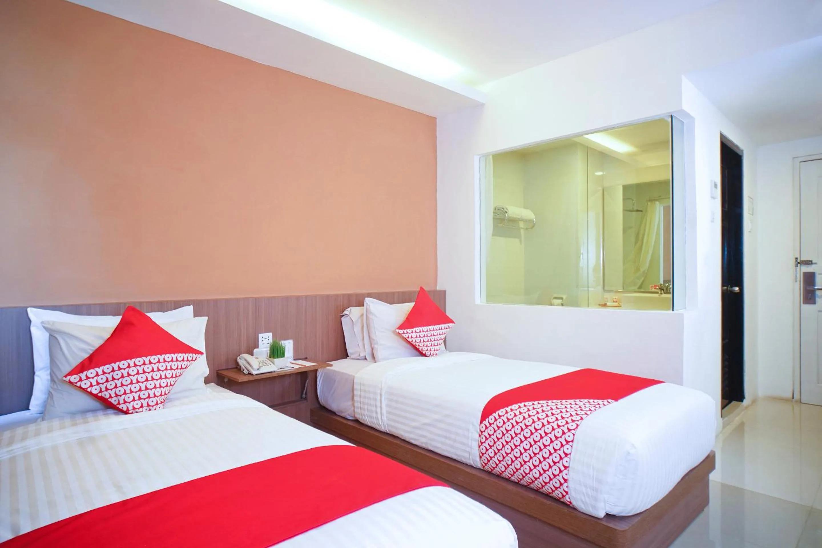 Delxue Twin Room in Collection O 166 Hotel Princess