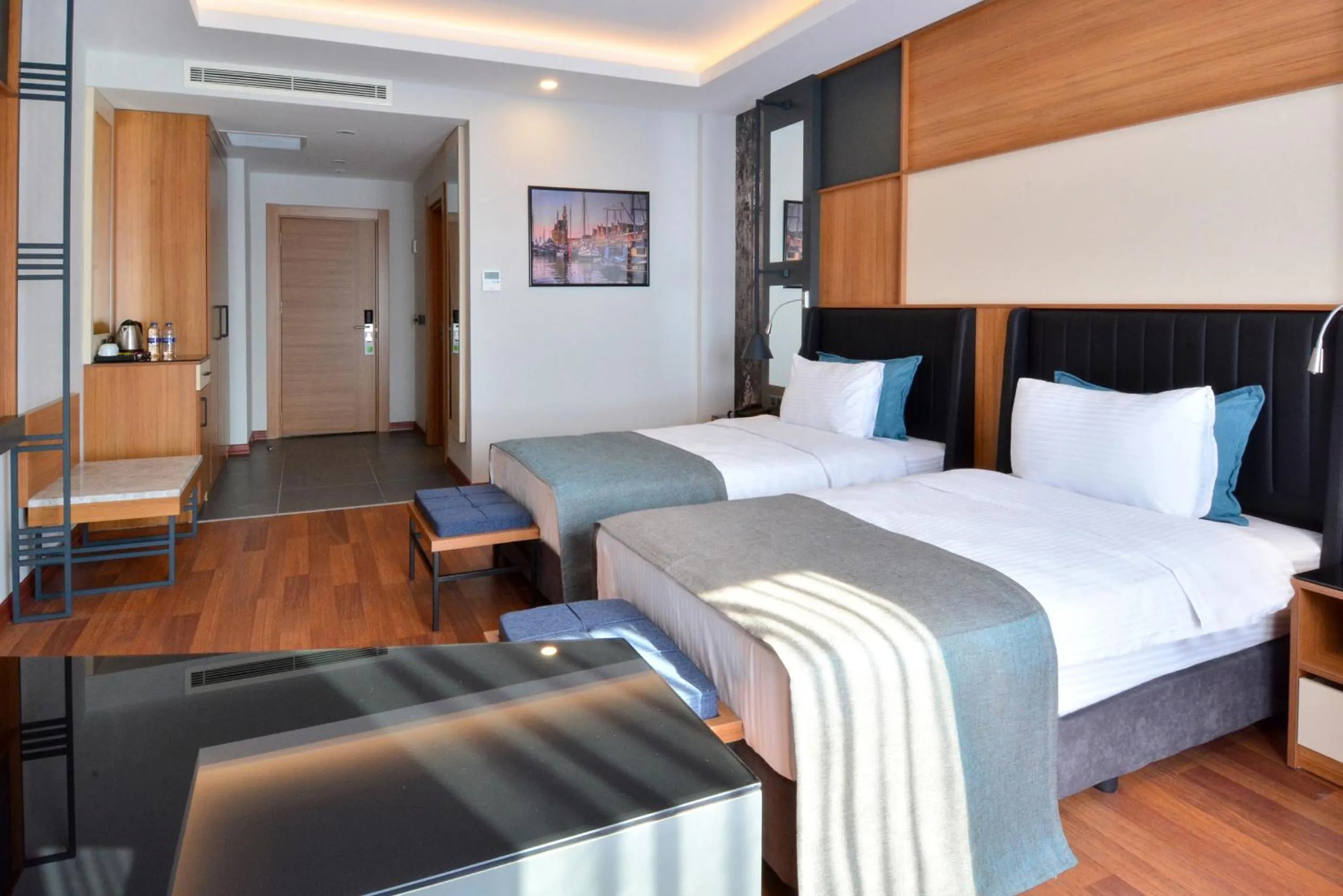 Double or Twin Room with Balcony - single occupancy in Expoist Hotel