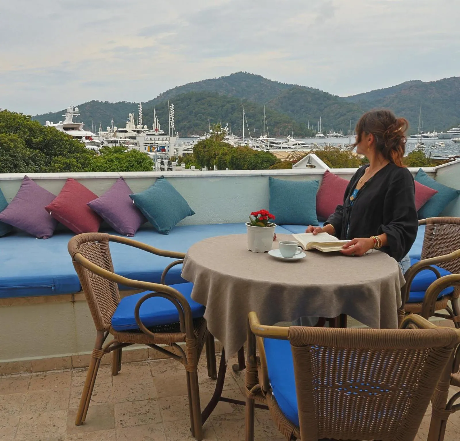 Deluxe Family Room in Dedeminn Marina Hotel