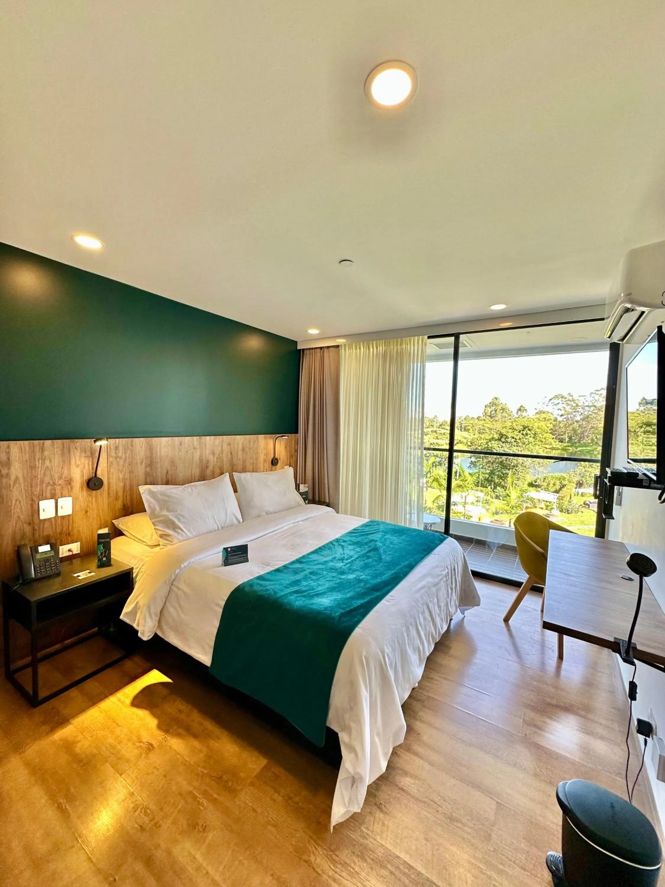 Double Room with Lake View in Hotel Lagoon