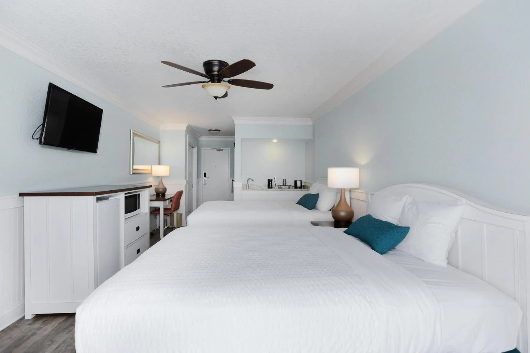 Deluxe - 2 Queen Beds Partial View - 4 Seasons - No Pets in John Yancey Oceanfront Inn