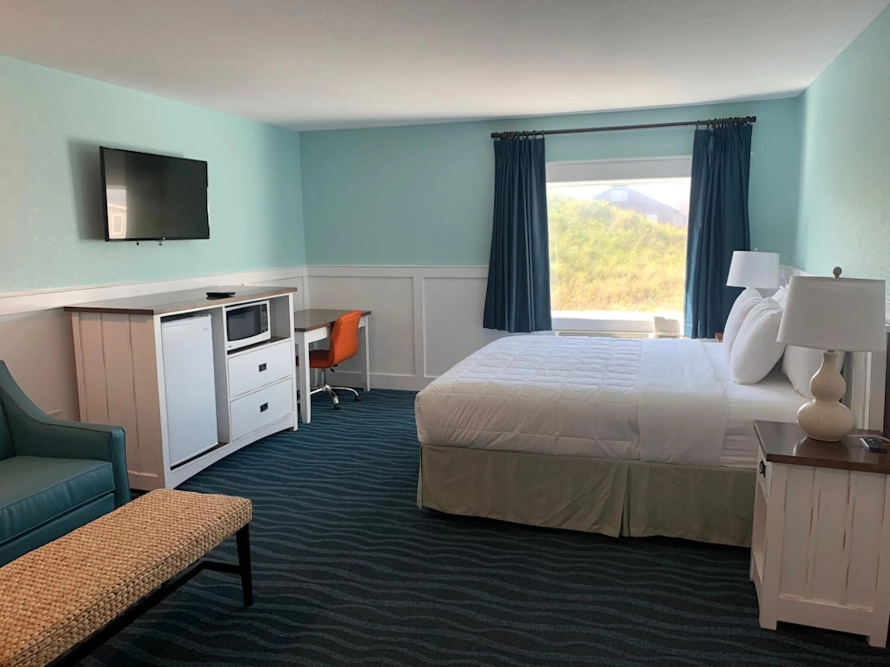 Budget Double Room in John Yancey Oceanfront Inn