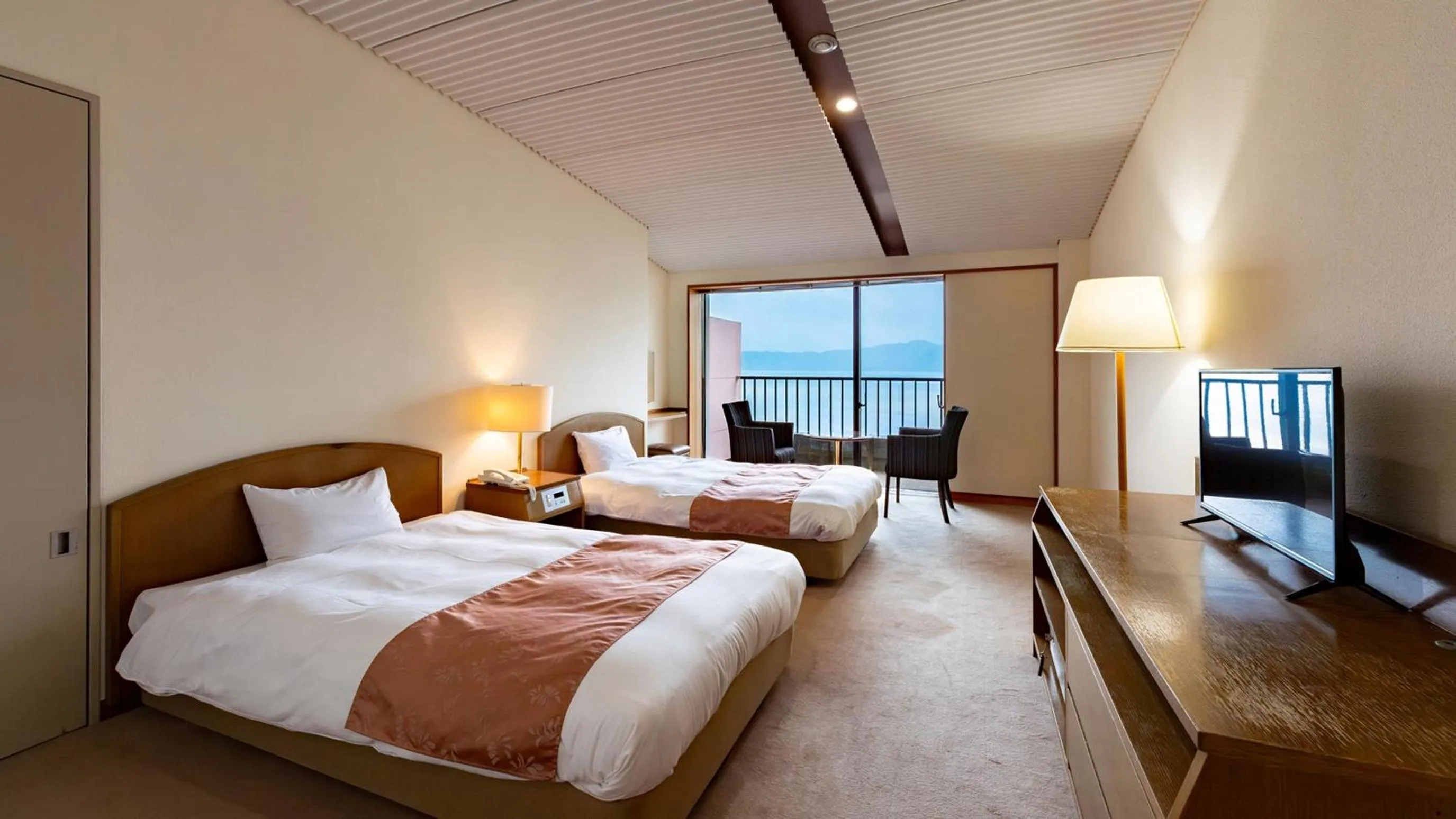 Twin Room with Private Bathroom in Suigekka