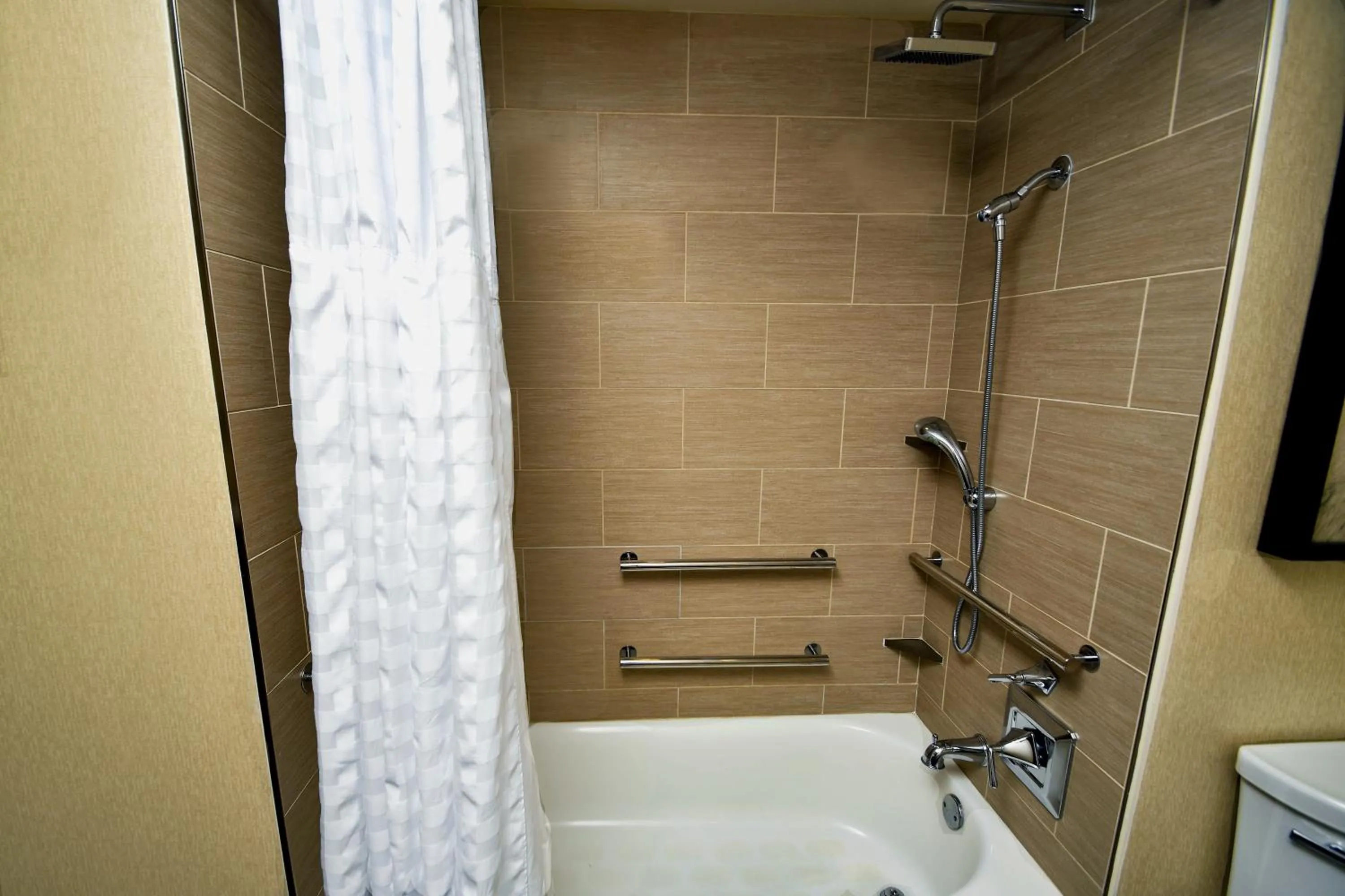 Queen Room with Two Queen Beds - Mobility Access in Hilton Austin