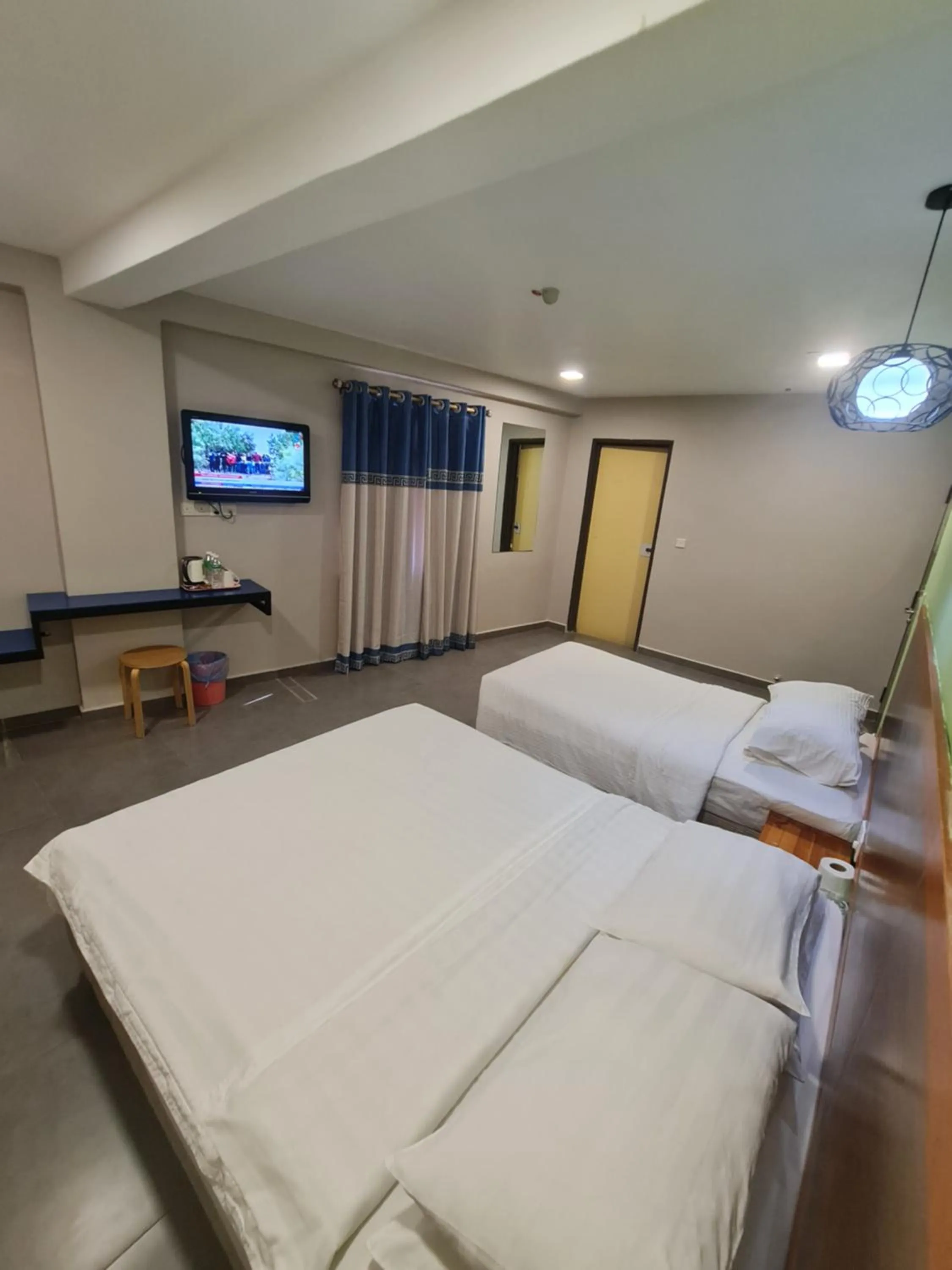 Deluxe Triple Room in Hotel Bestari