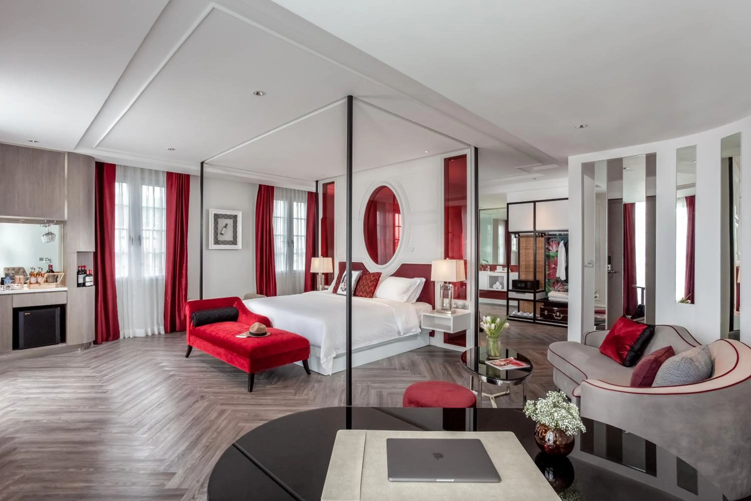 Pomerol Suite in La Seine Hotel