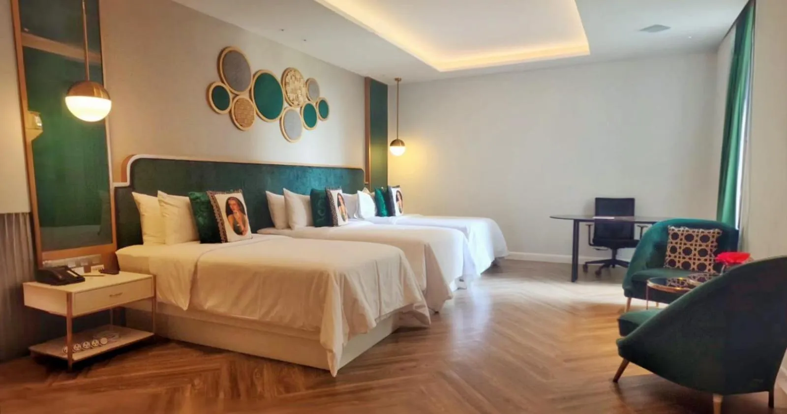 Deluxe Family + Free Mini-bar + Welcome glass of Wine in La Seine Hotel