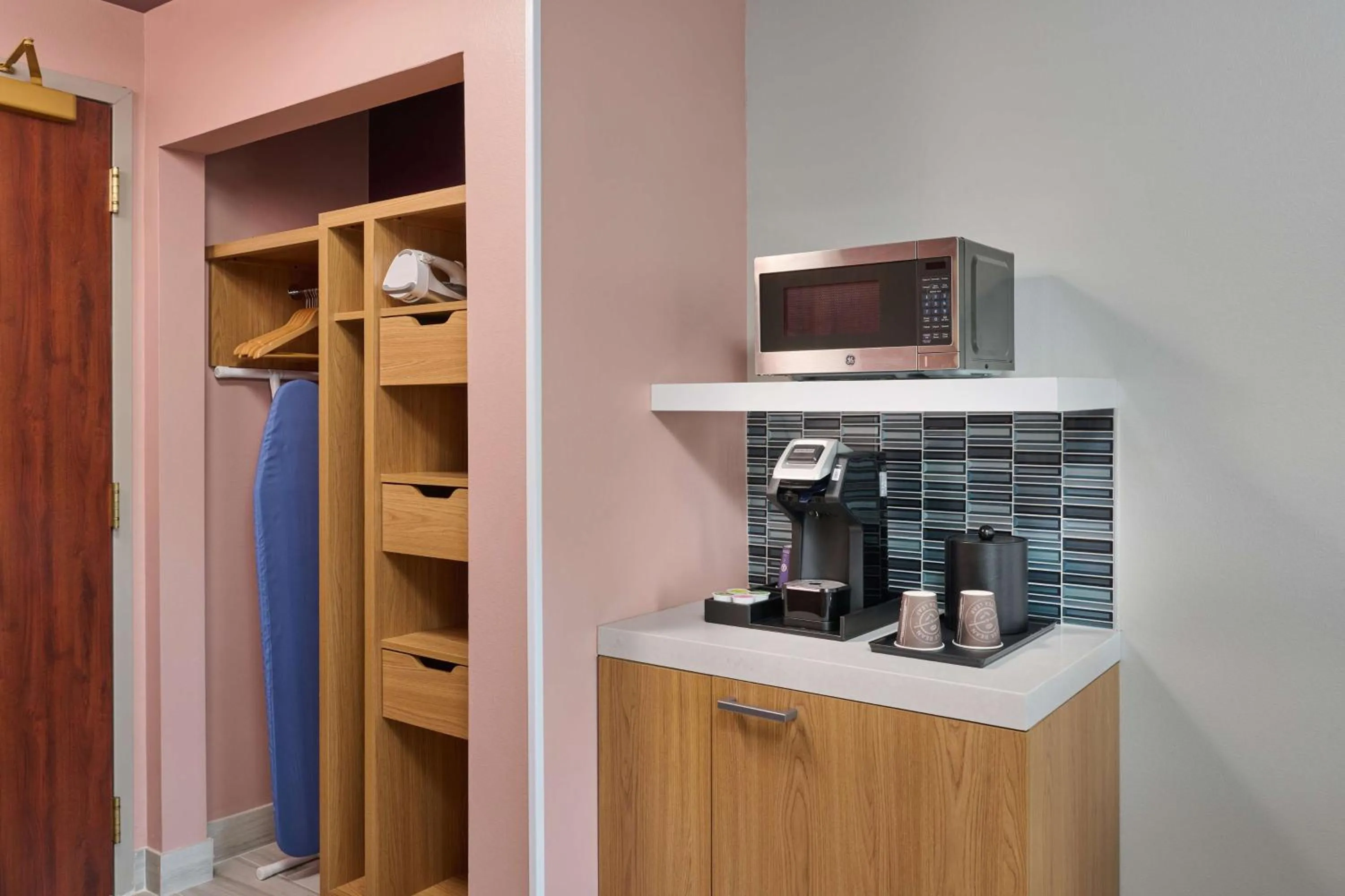 King Room with Mountain View in Hilton Garden Inn Anchorage