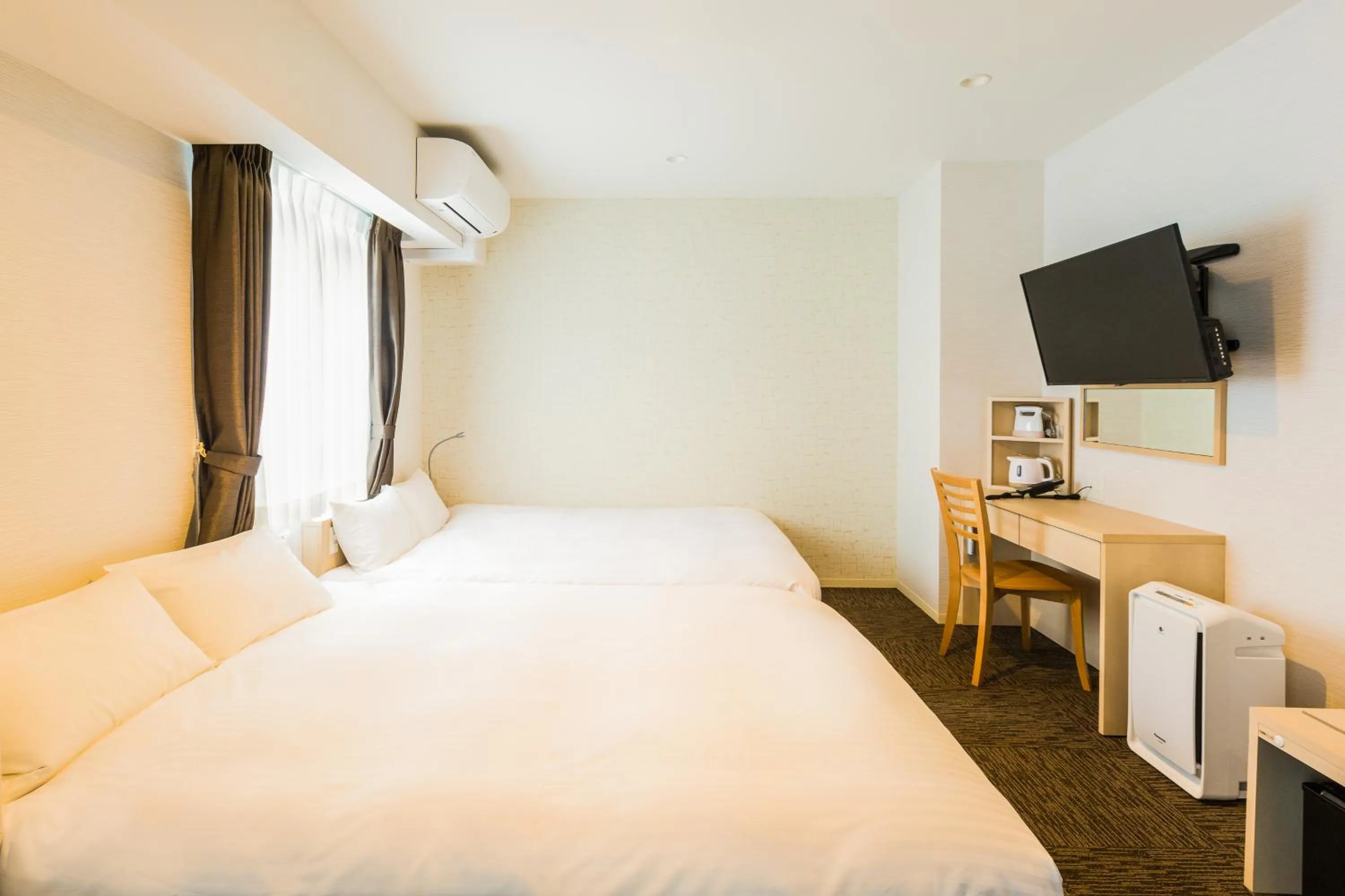 Superior Twin Room in EIWA PLACE HOTEL Hakata
