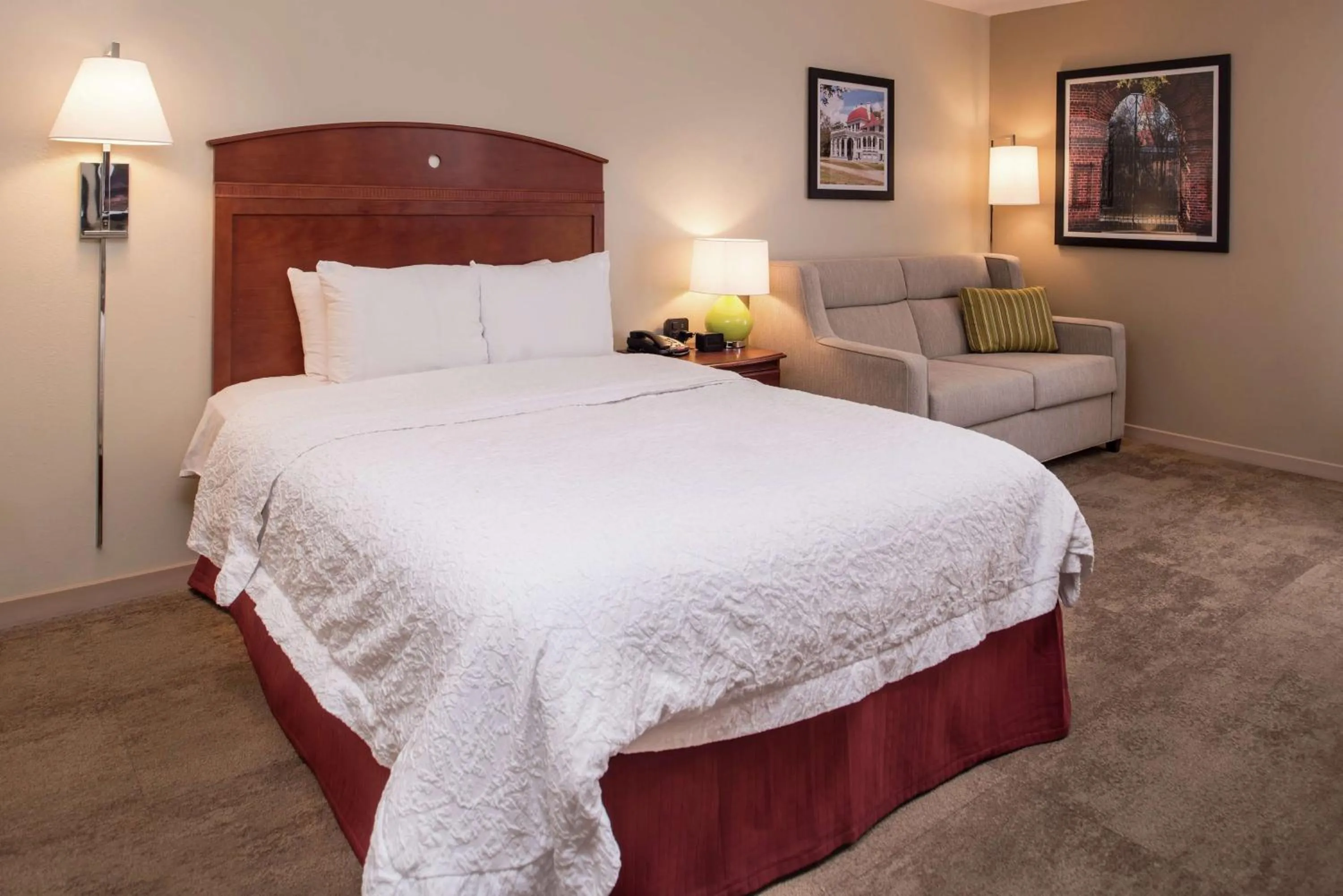 Room with One Full Bed and Bath Tub - Mobility Accessible in Hampton Inn Columbia Northeast-Fort Jackson Area