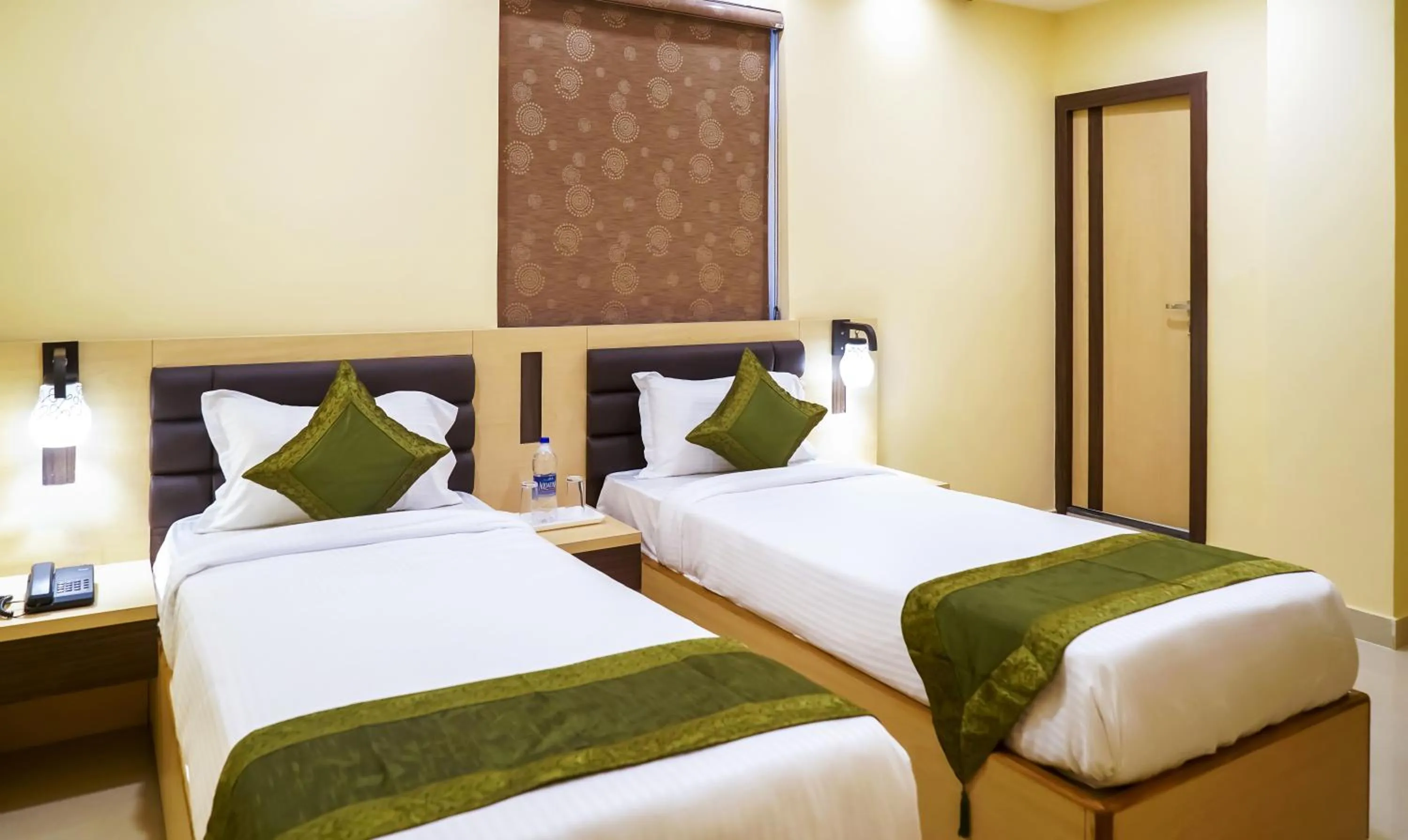 Standard Double or Twin Room - single occupancy in Treebo Oasis, Laxmisagar