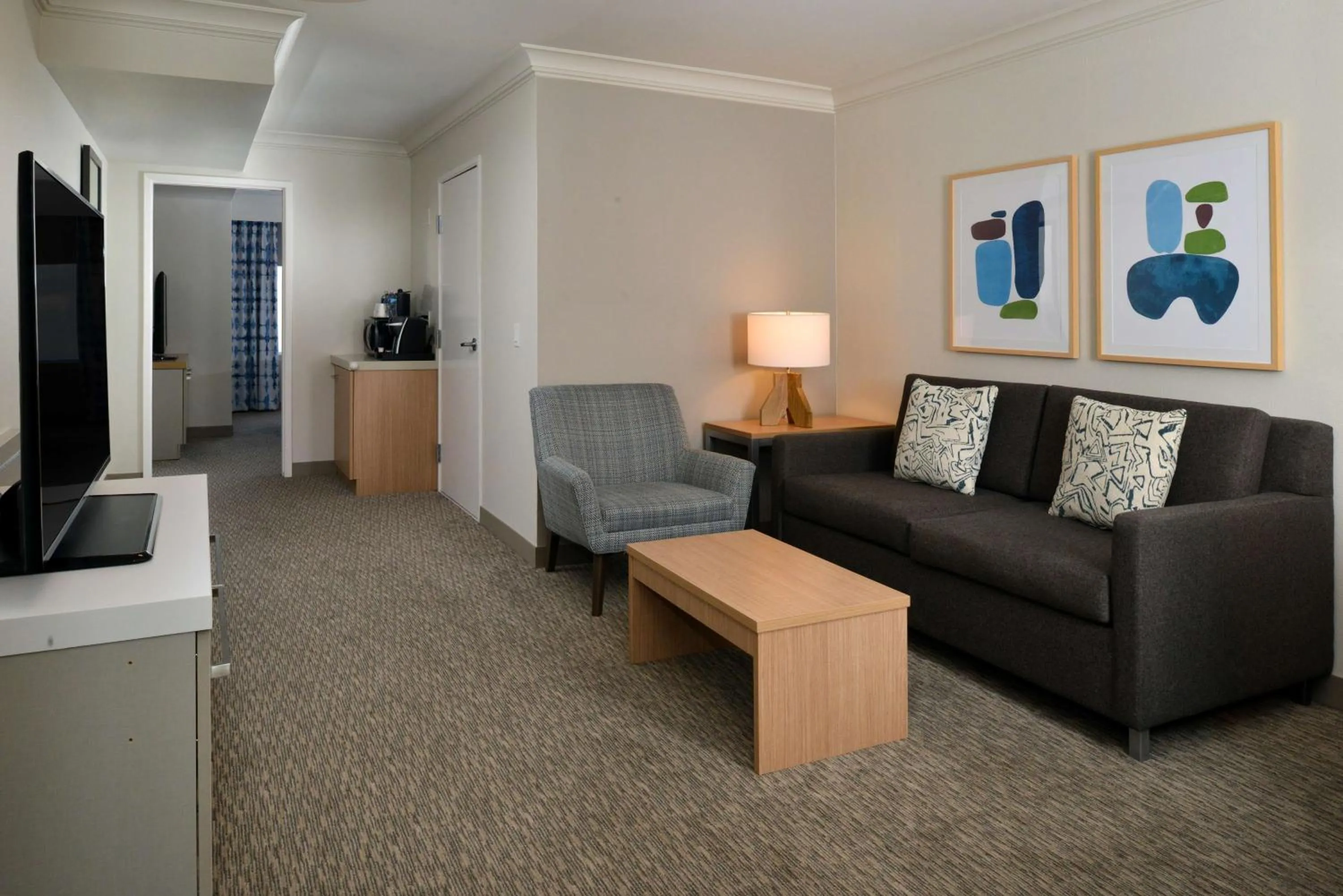 One-Bedroom King Suite with Sofa Bed in Hilton Garden Inn Napa