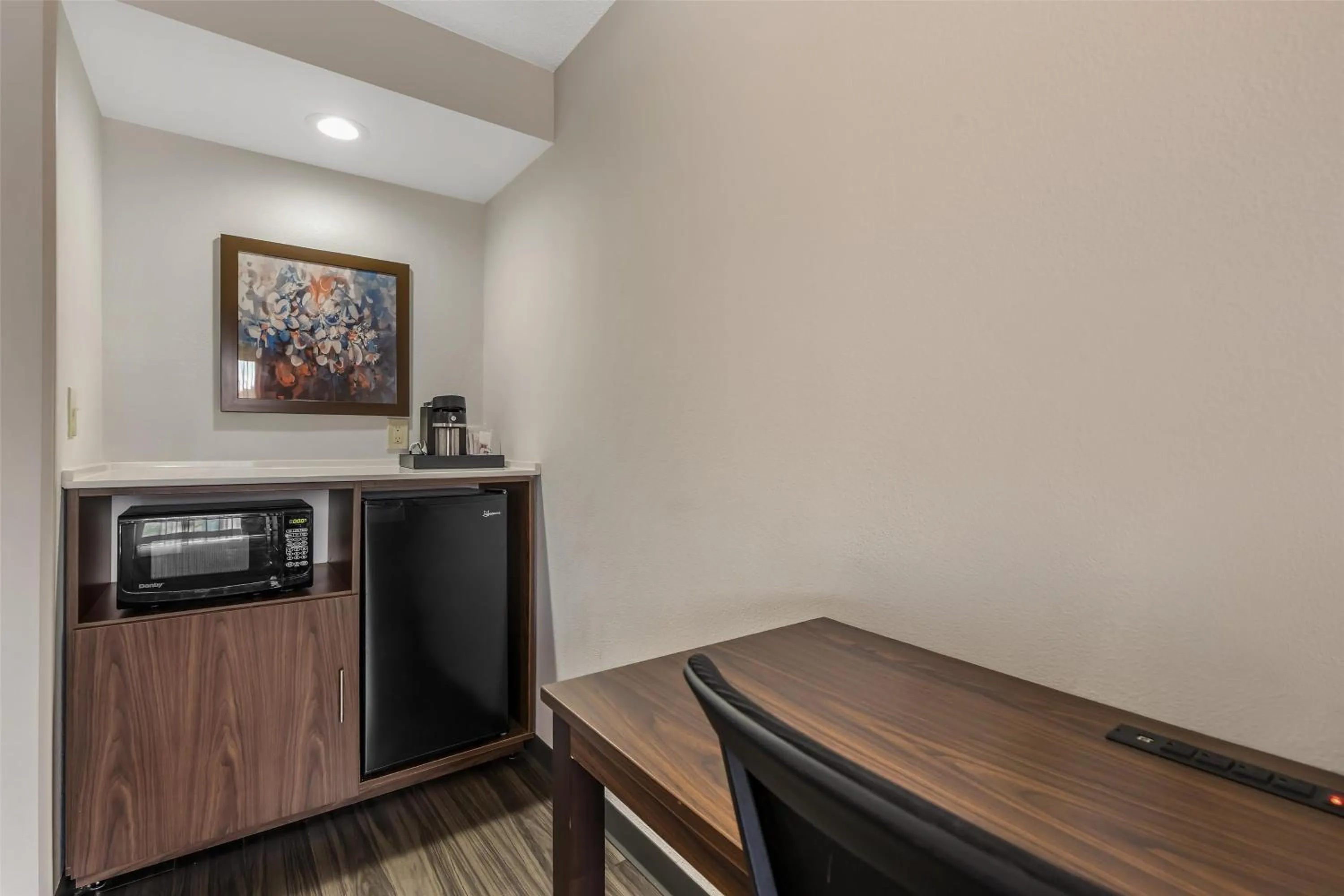 King Room with Sofa Bed - Non-Smoking in Best Western Plus Lexington Inn