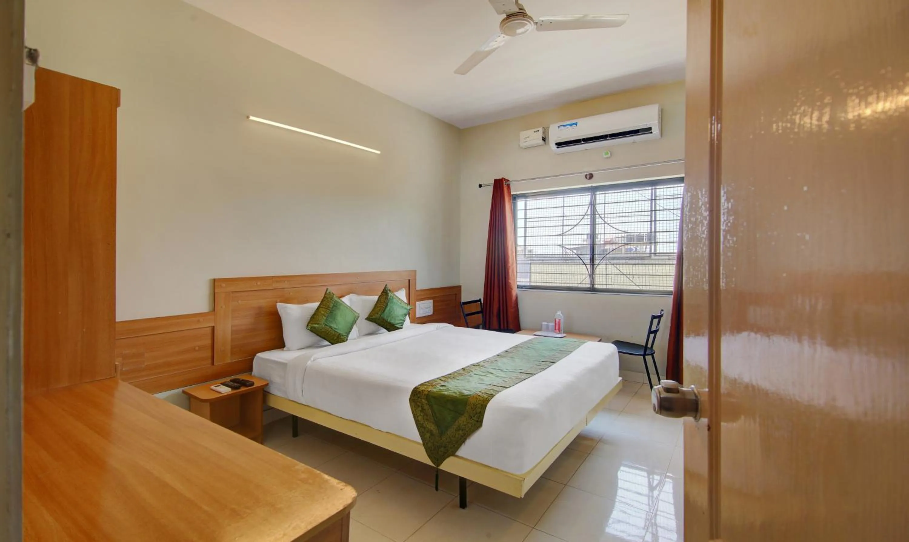 Itsy Hotels KES Residency, 10 Min From KSR Bengaluru City Junction