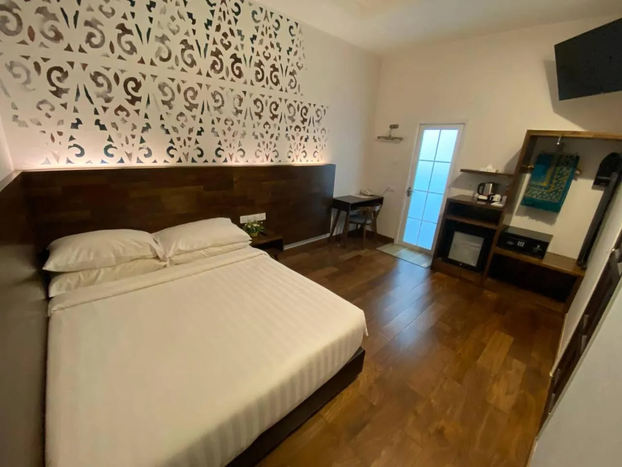 Queen Room in Serapi Hotel