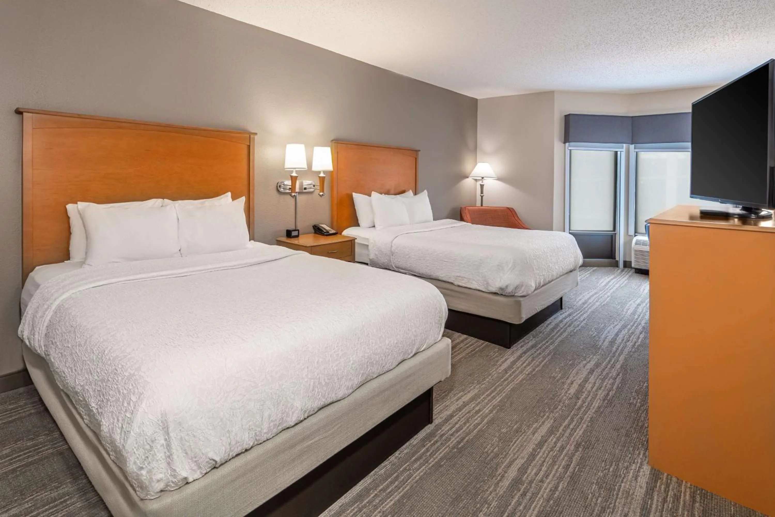 Queen Room with Two Queen Beds - Hearing Access in Hampton Inn & Suites Nashville-Vanderbilt-Elliston Place