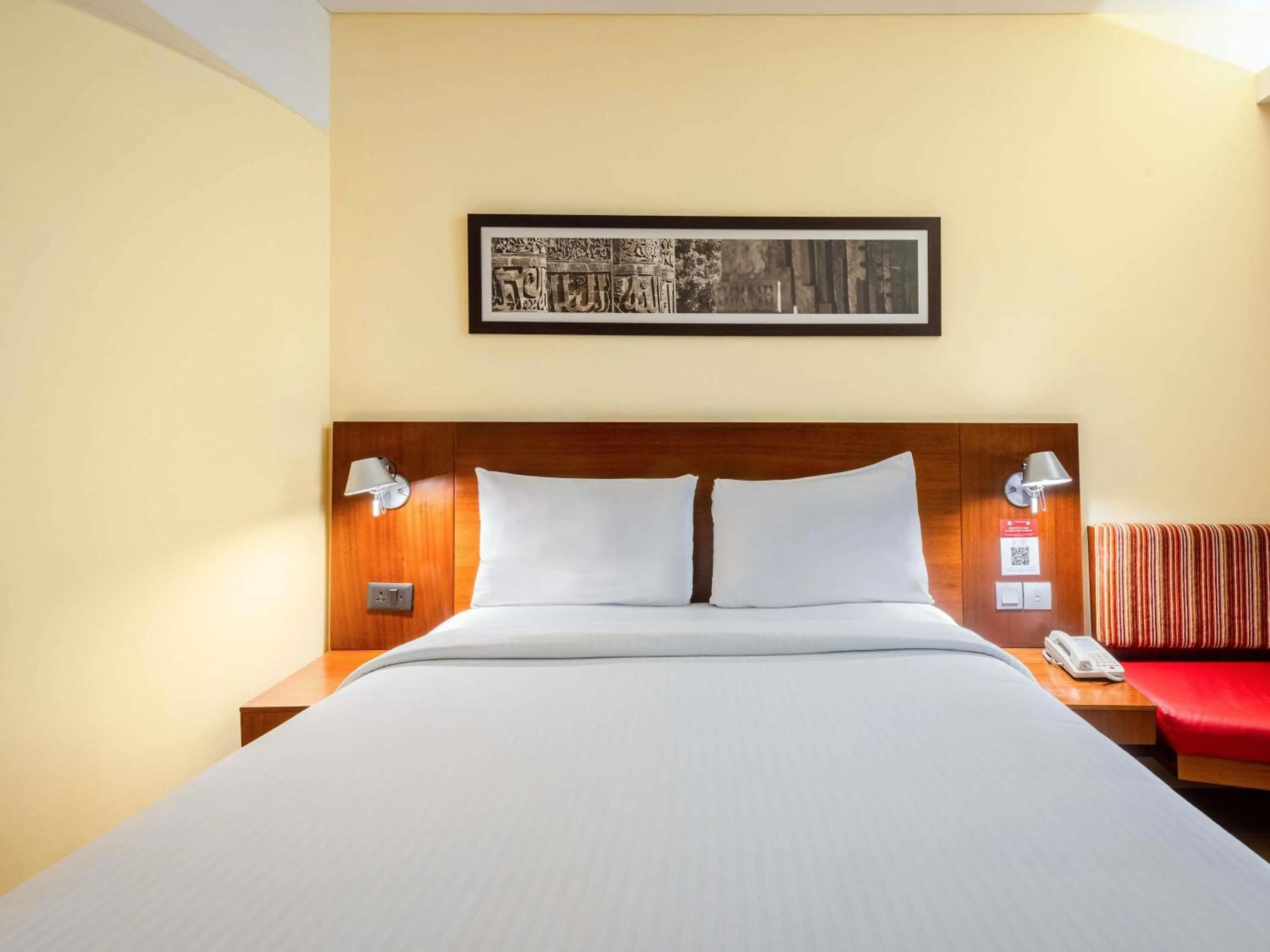 Standard Queen Room in ibis New Delhi Aerocity - An Accor Brand