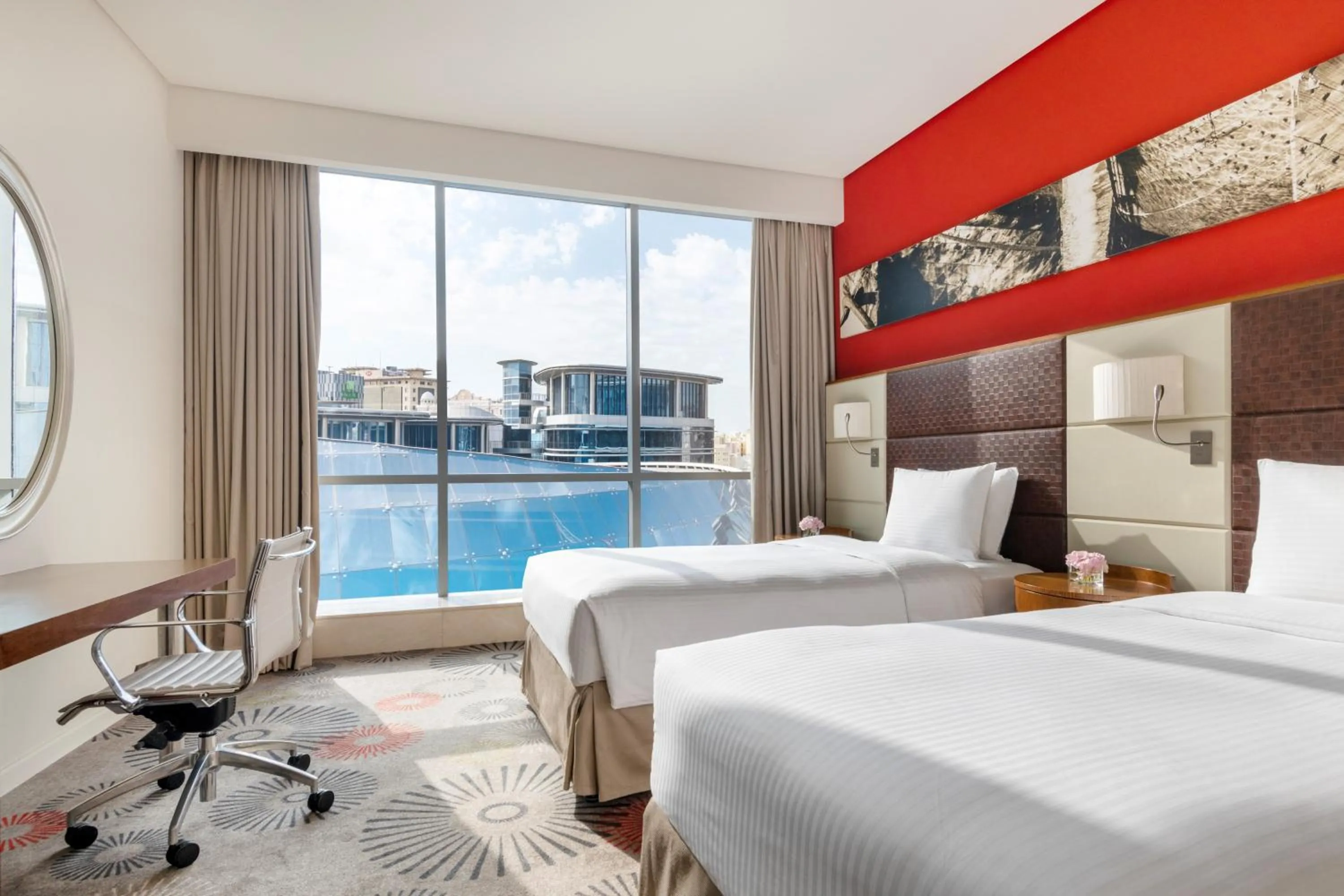 Premium Twin Room in Crowne Plaza Doha - The Business Park by IHG
