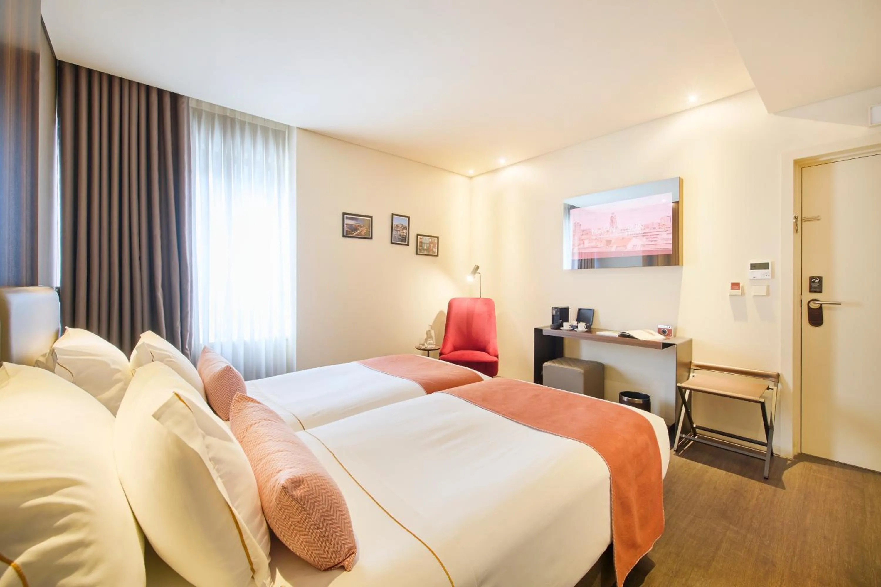 Standard Double Room in Hotel Moon & Sun Porto