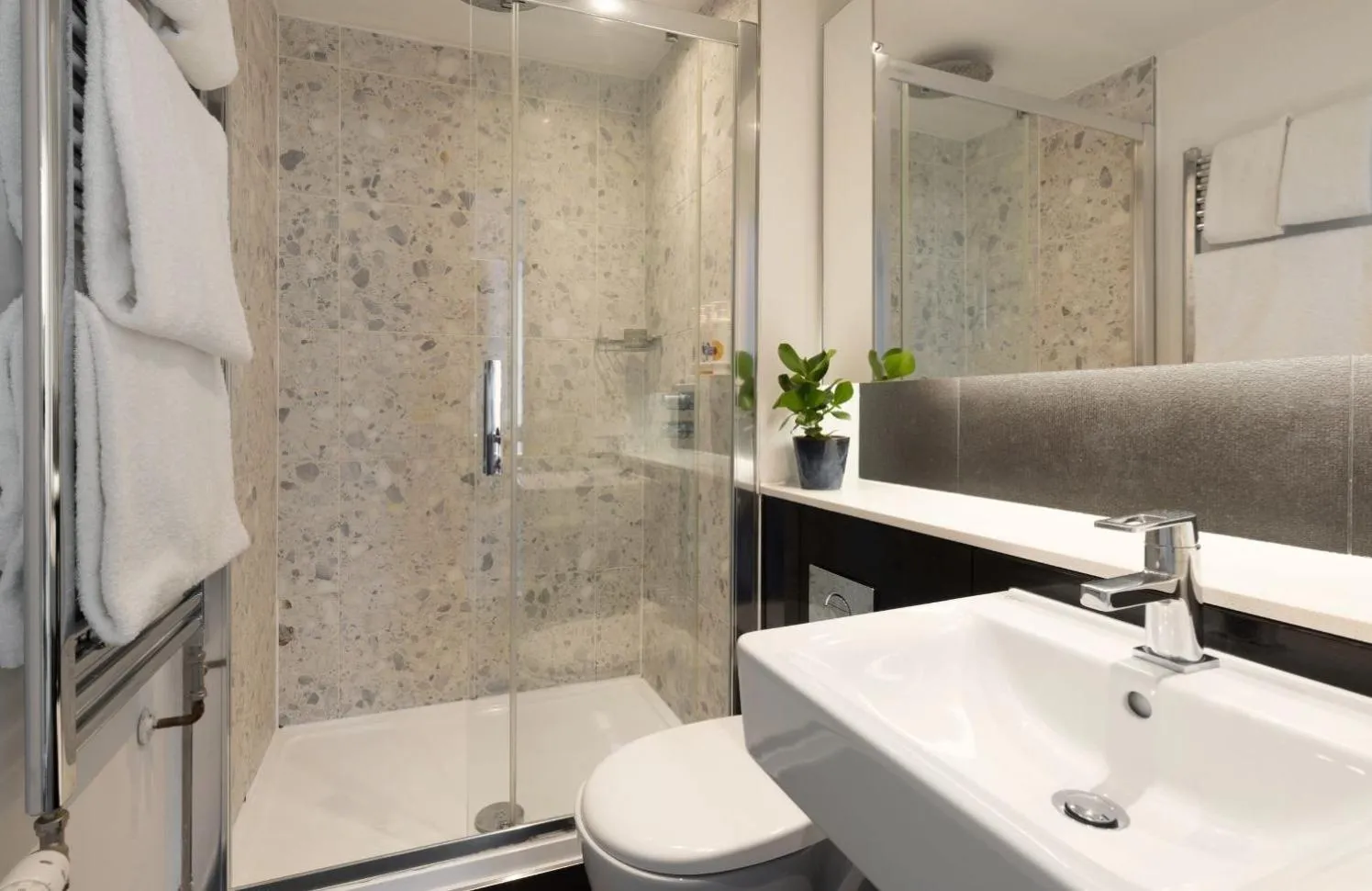 Premium Studio Apartment in Native Hyde Park