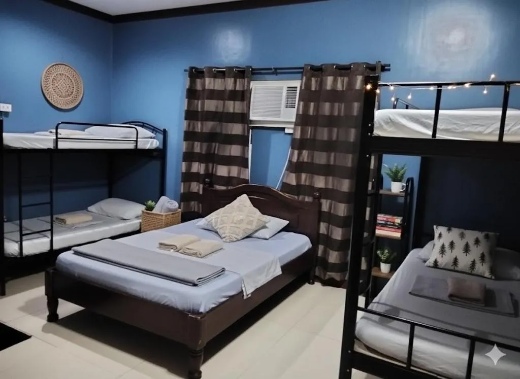 Family Room with Private Bathroom in The Runway Inn - Mactan Cebu