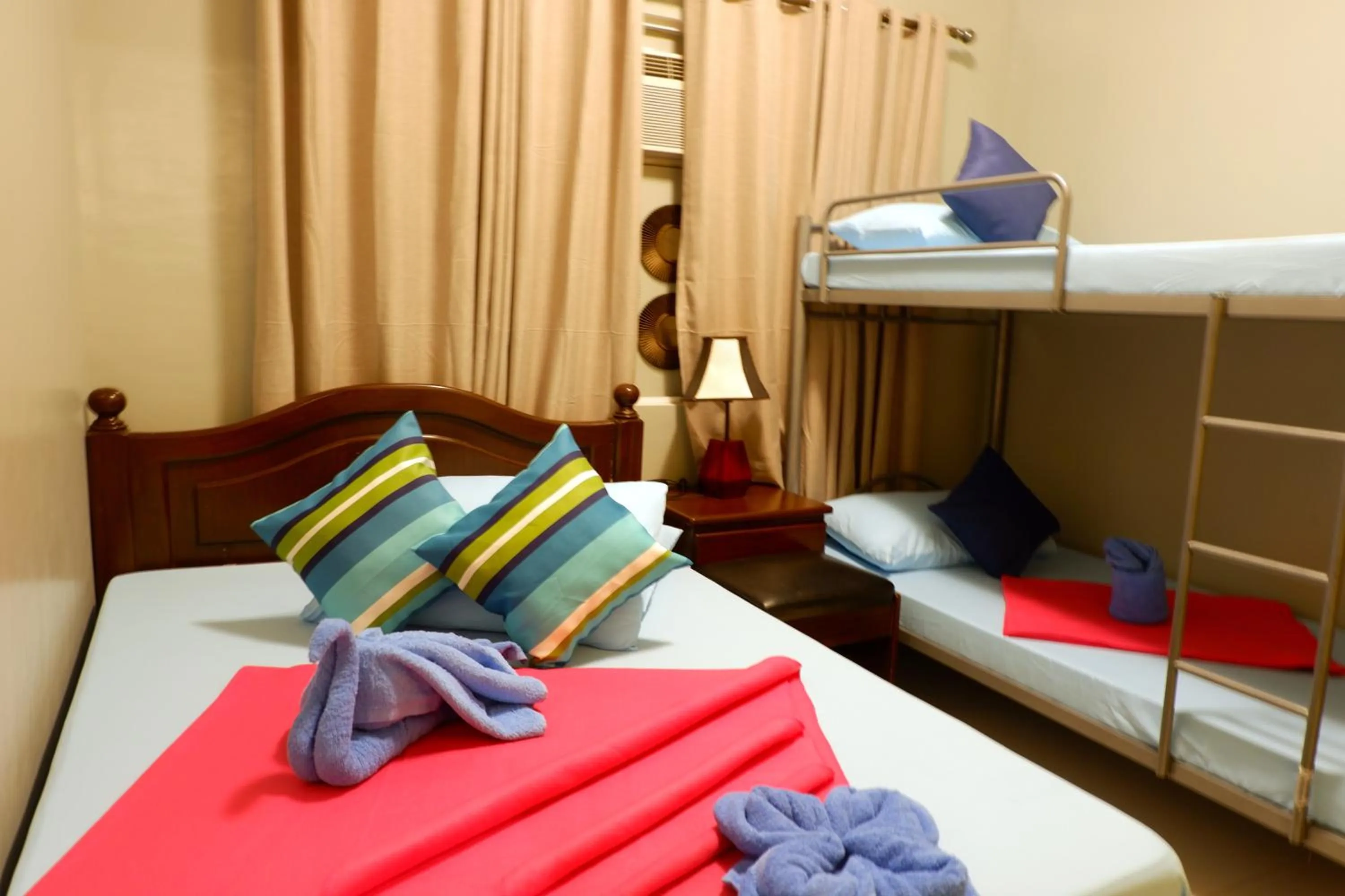 Triple Room in Connecting Flight Mactan Cebu Hostel