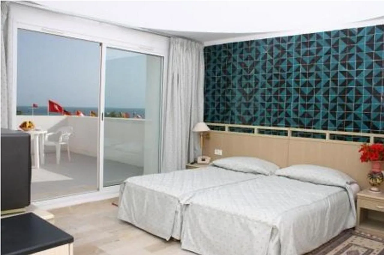 Double Room (1 Adult + 1 Child) in El Mouradi Djerba Menzel