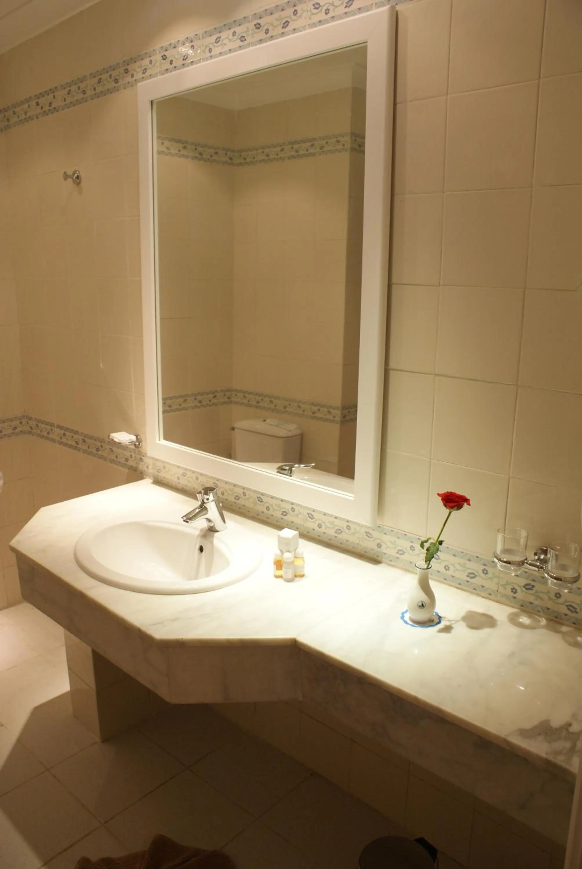 Double Room (1 Adult + 1 Child) in El Mouradi El Menzah