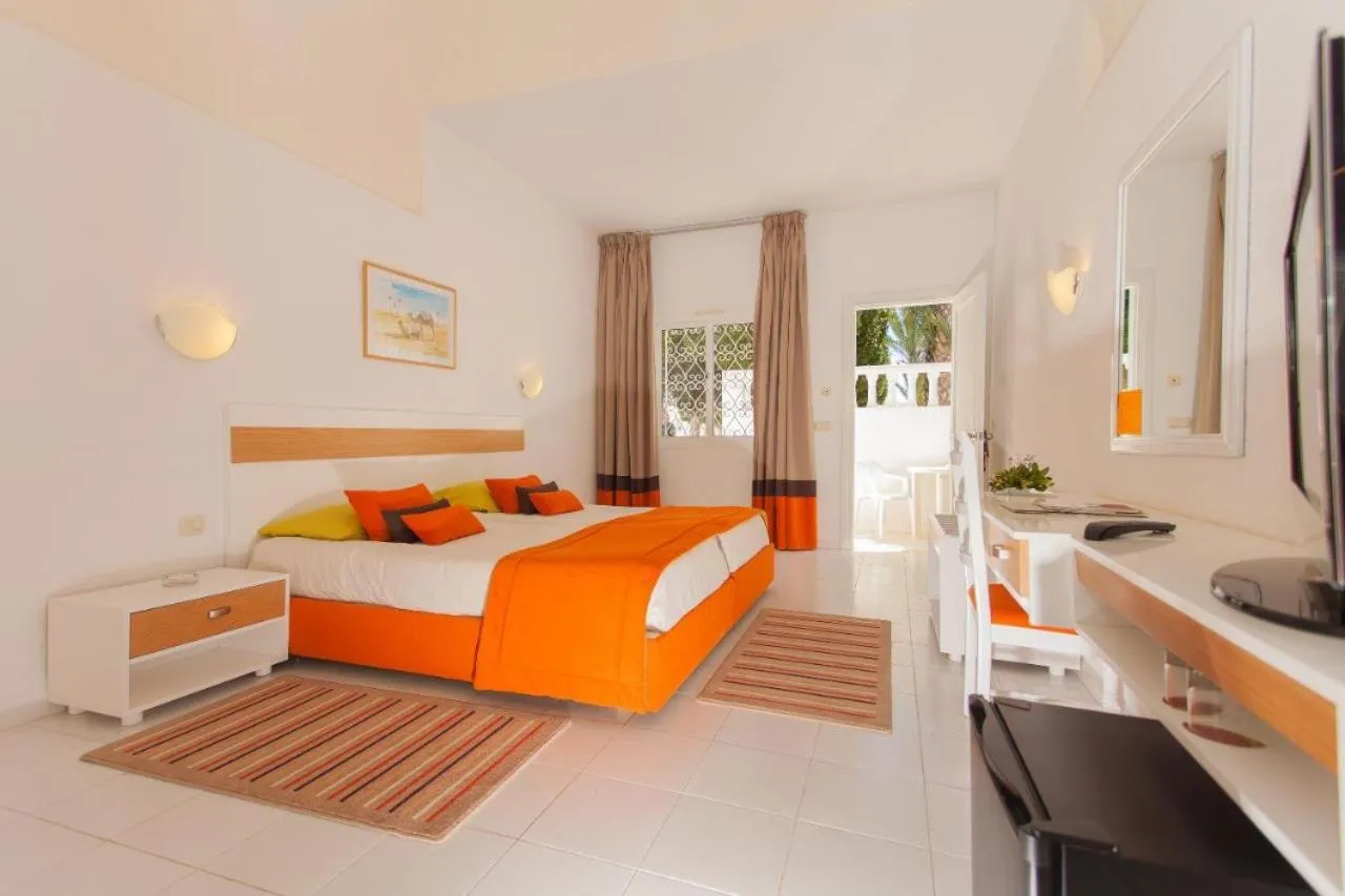 Double Room (1 Adult + 1 Child) in El Mouradi Club Kantaoui
