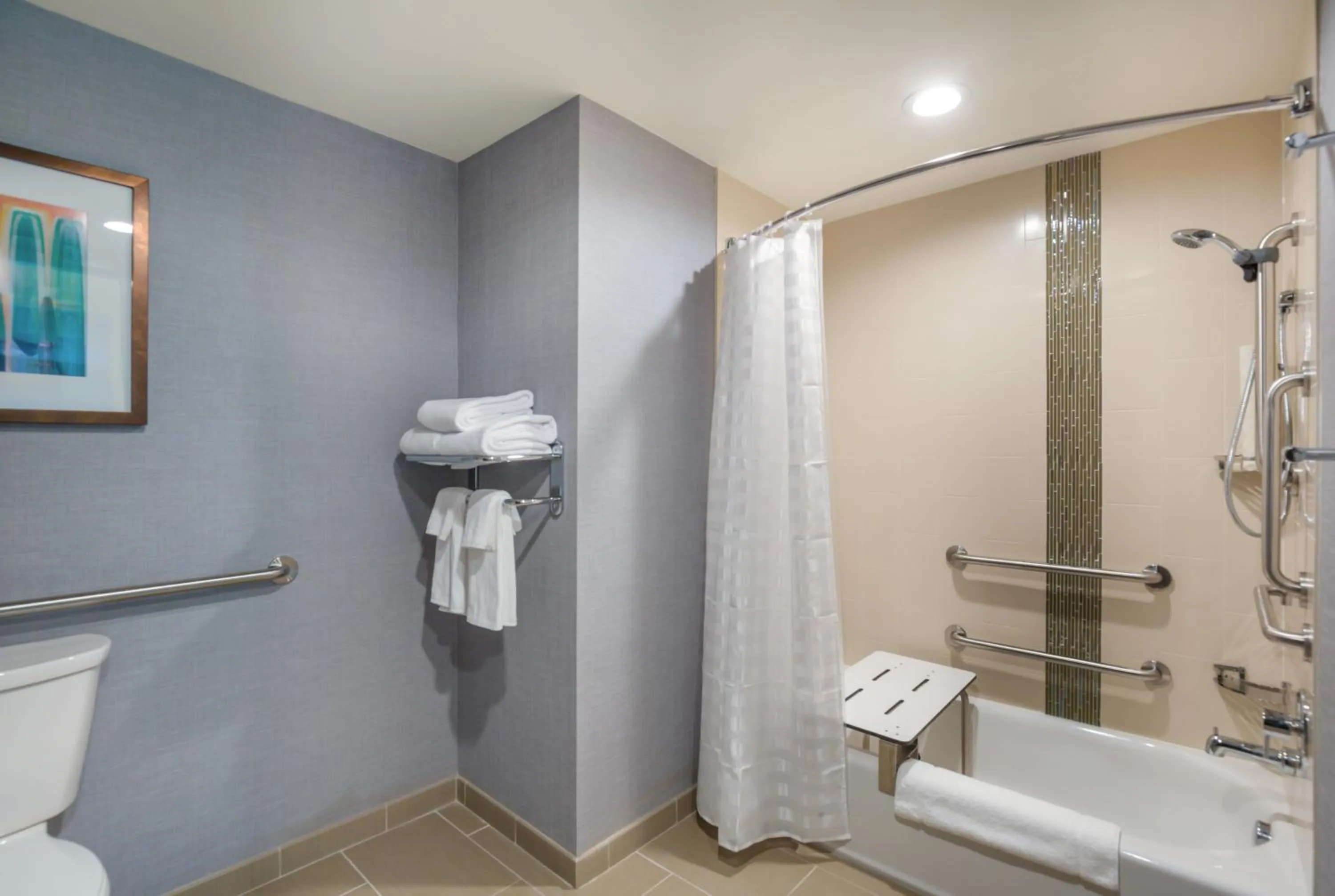 Queen Room with Two Queen Beds and Accessible Tub - Disability Access in Hyatt Place Hampton Convention Center