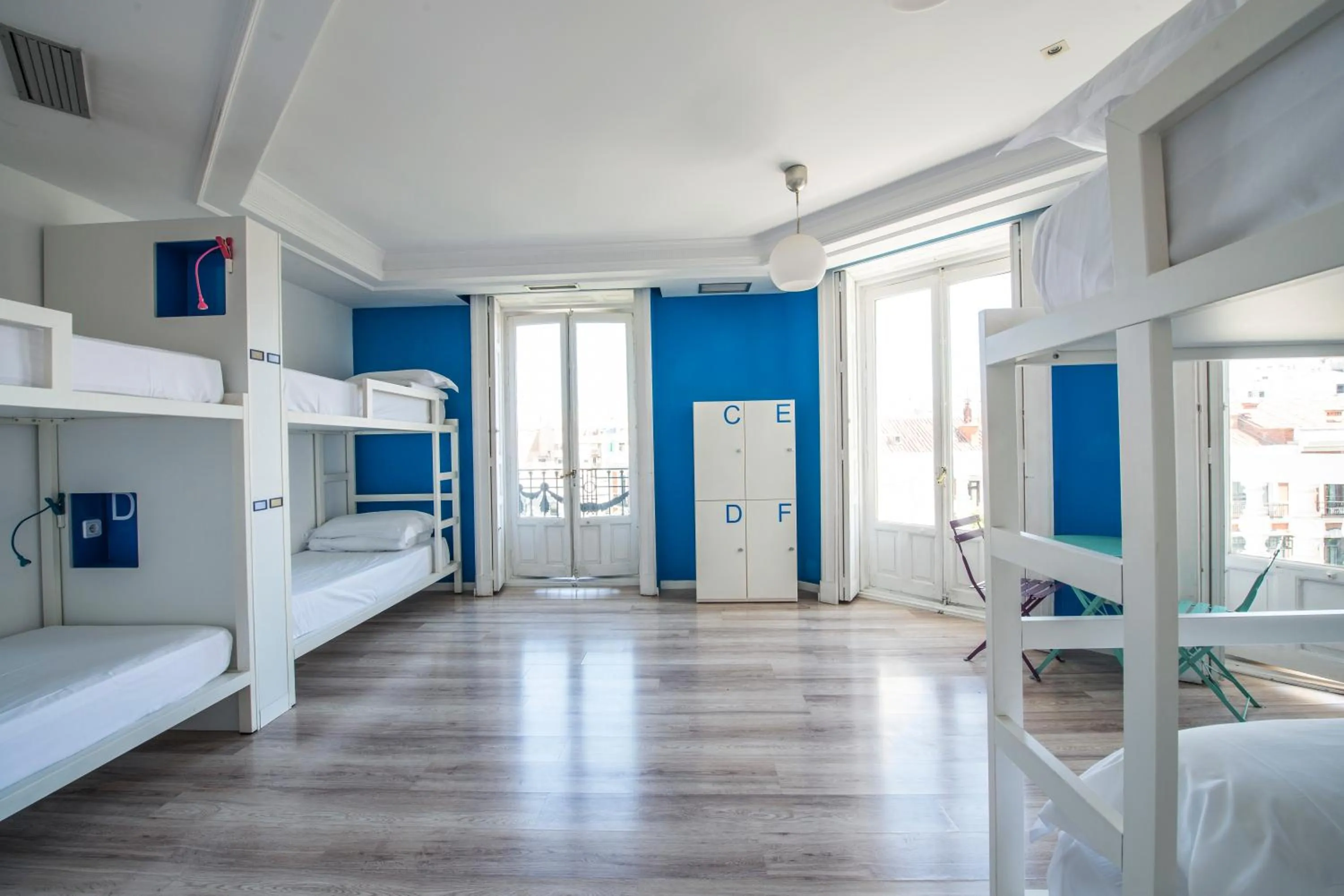 Bed in 6-Bed Mixed Dorm Ensuite in Safestay Madrid Central