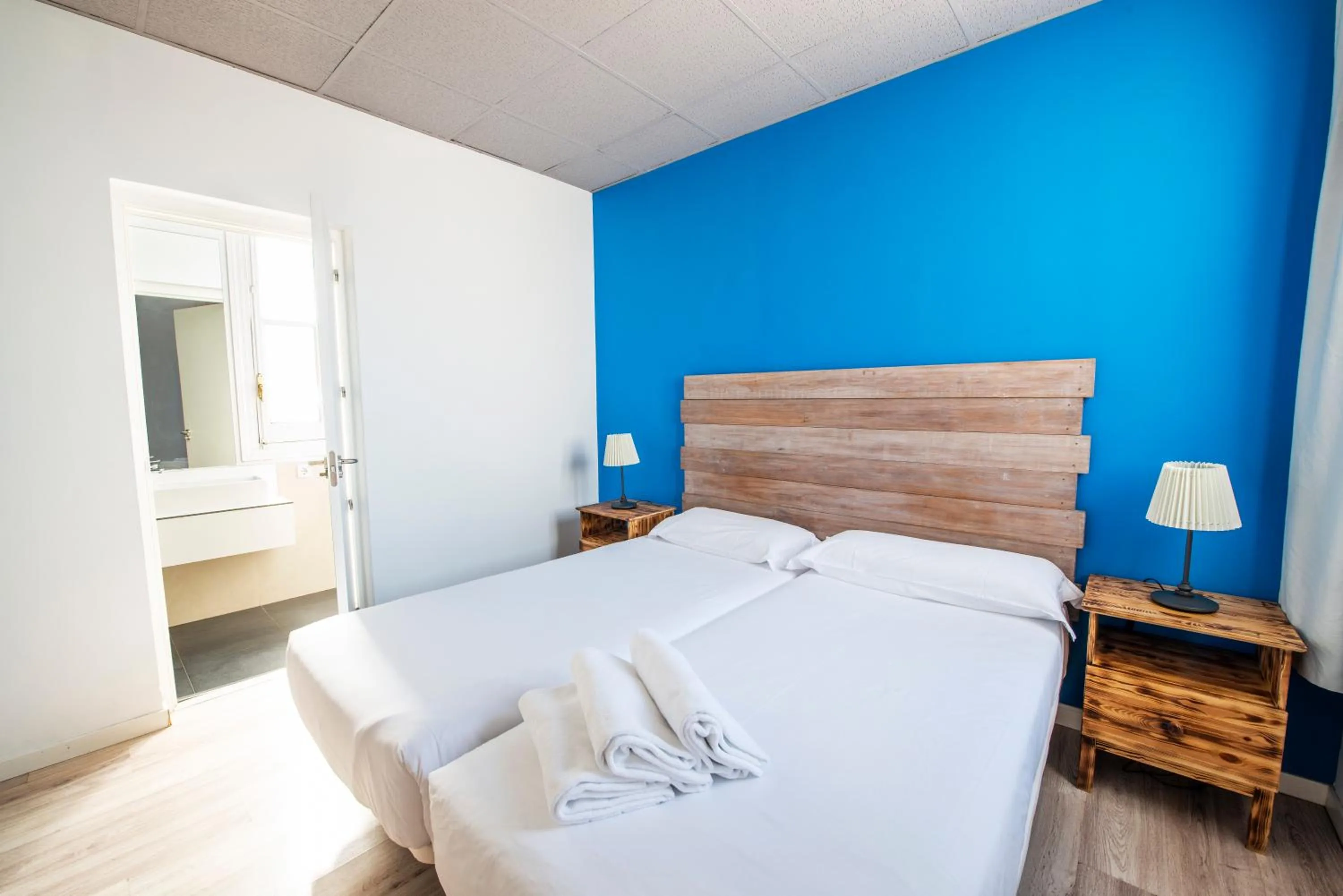 Twin Room Ensuite in Safestay Madrid Central