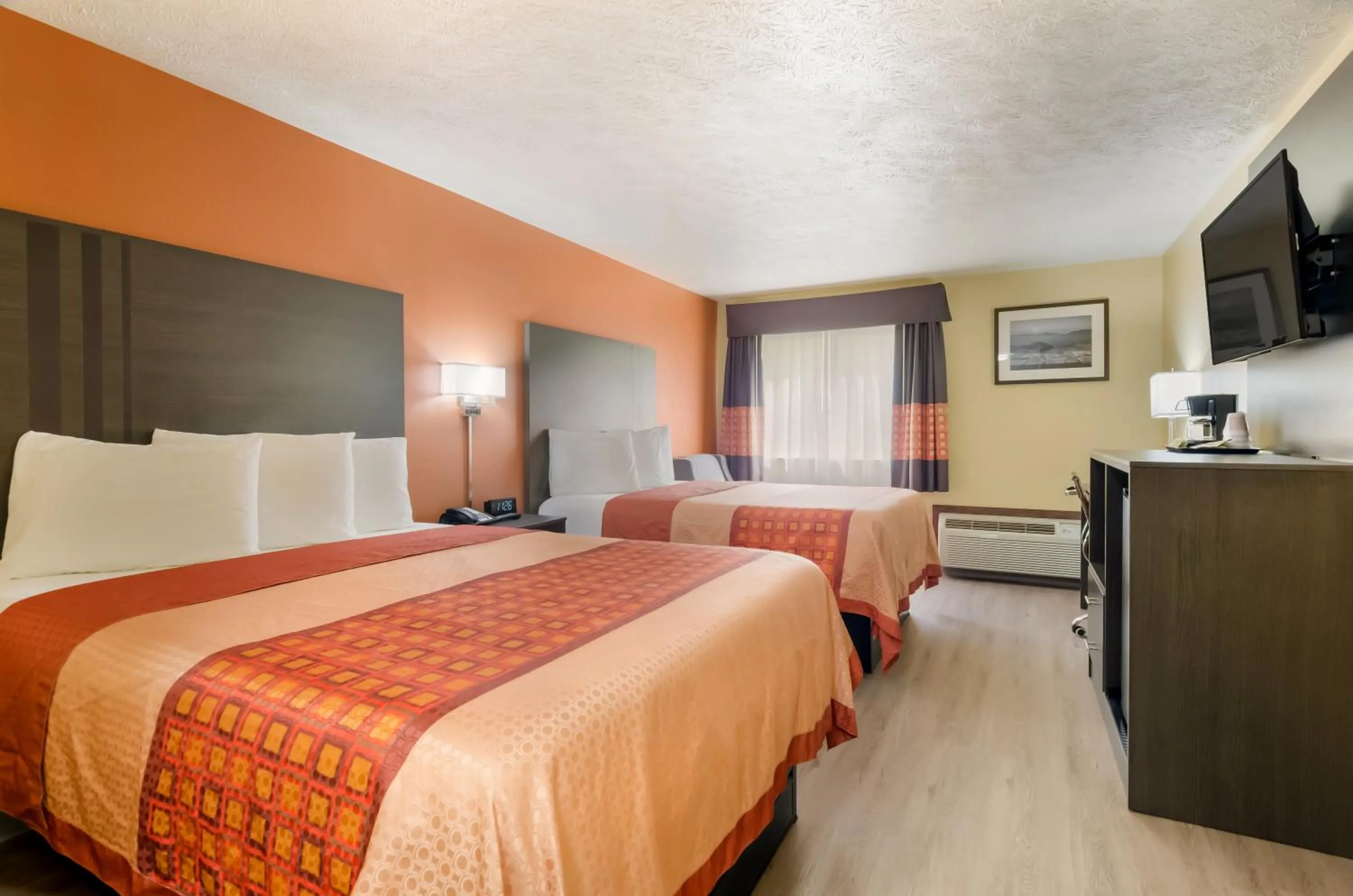 Queen Room with Two Queen Beds in Americas Best Value Inn & Suites Independence VA