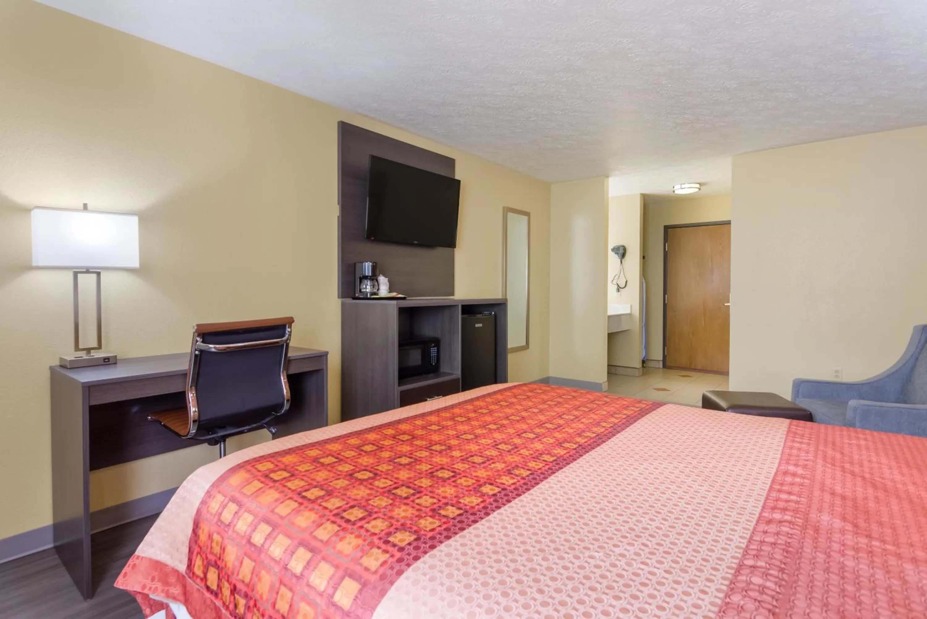 Queen Room - Disability Access in Americas Best Value Inn & Suites Independence VA
