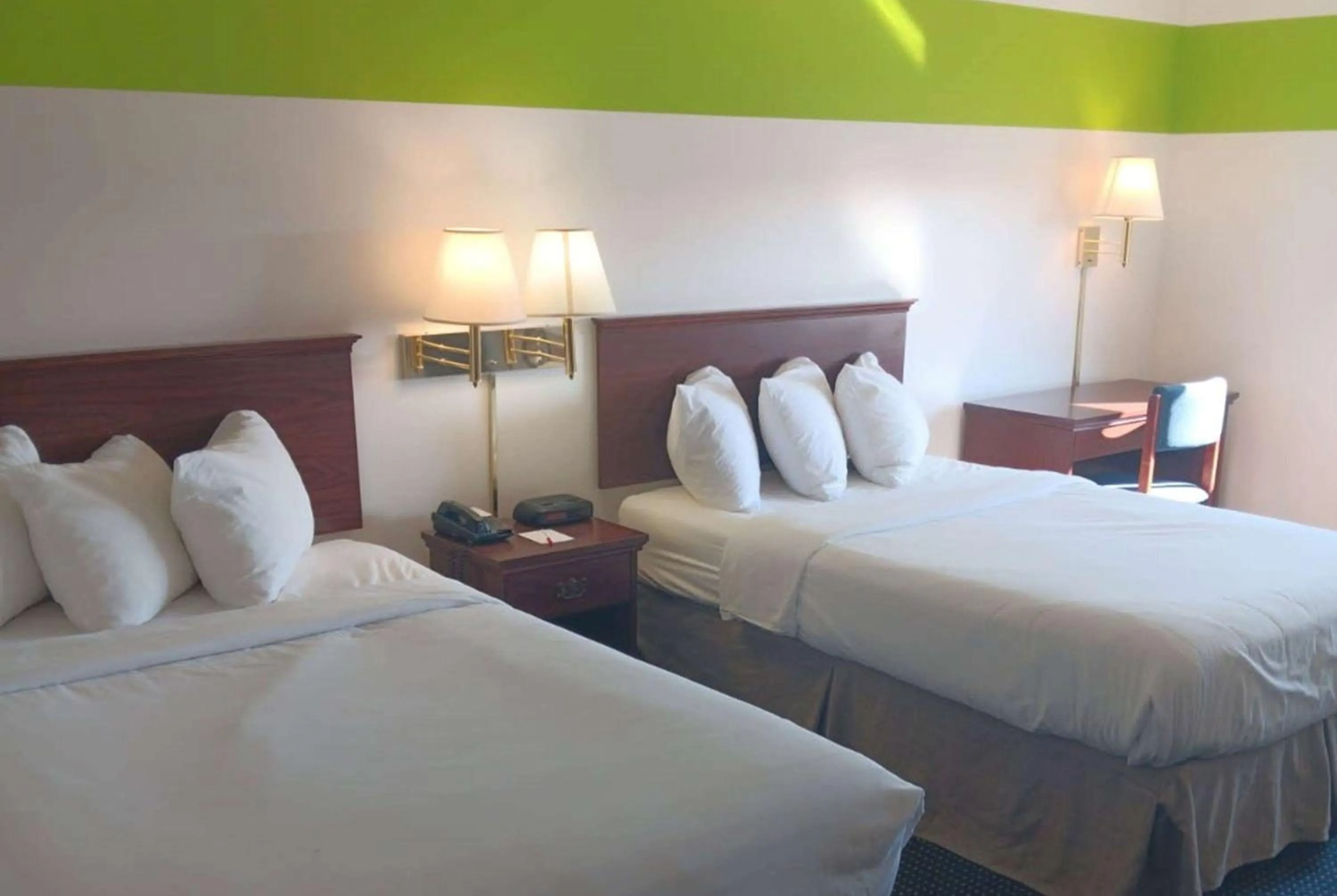 Double Room with Two Double Beds - Smoking in Ramada Limited - Mount Sterling