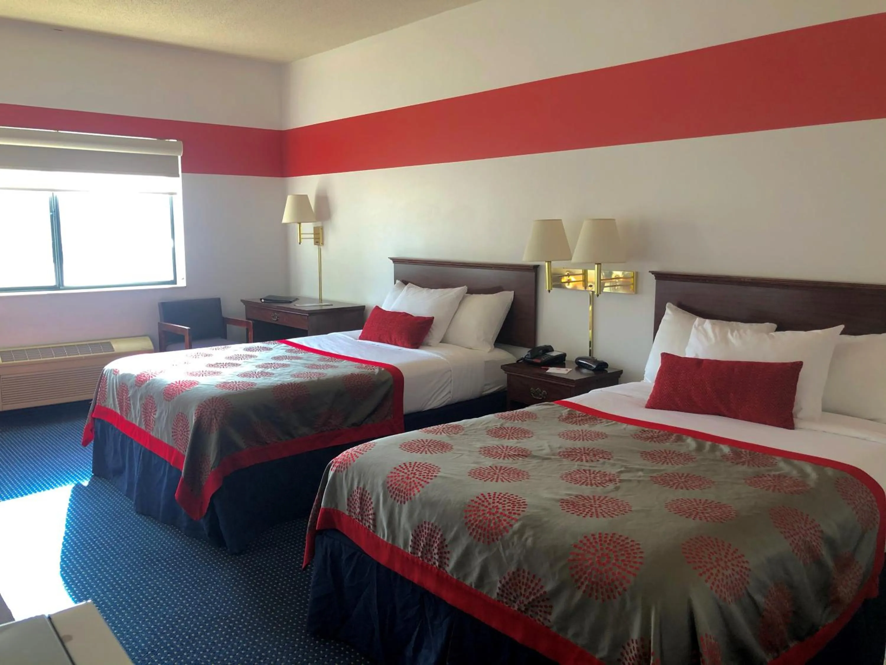Double Room with Two Double Beds - Non-Smoking in Ramada Limited - Mount Sterling