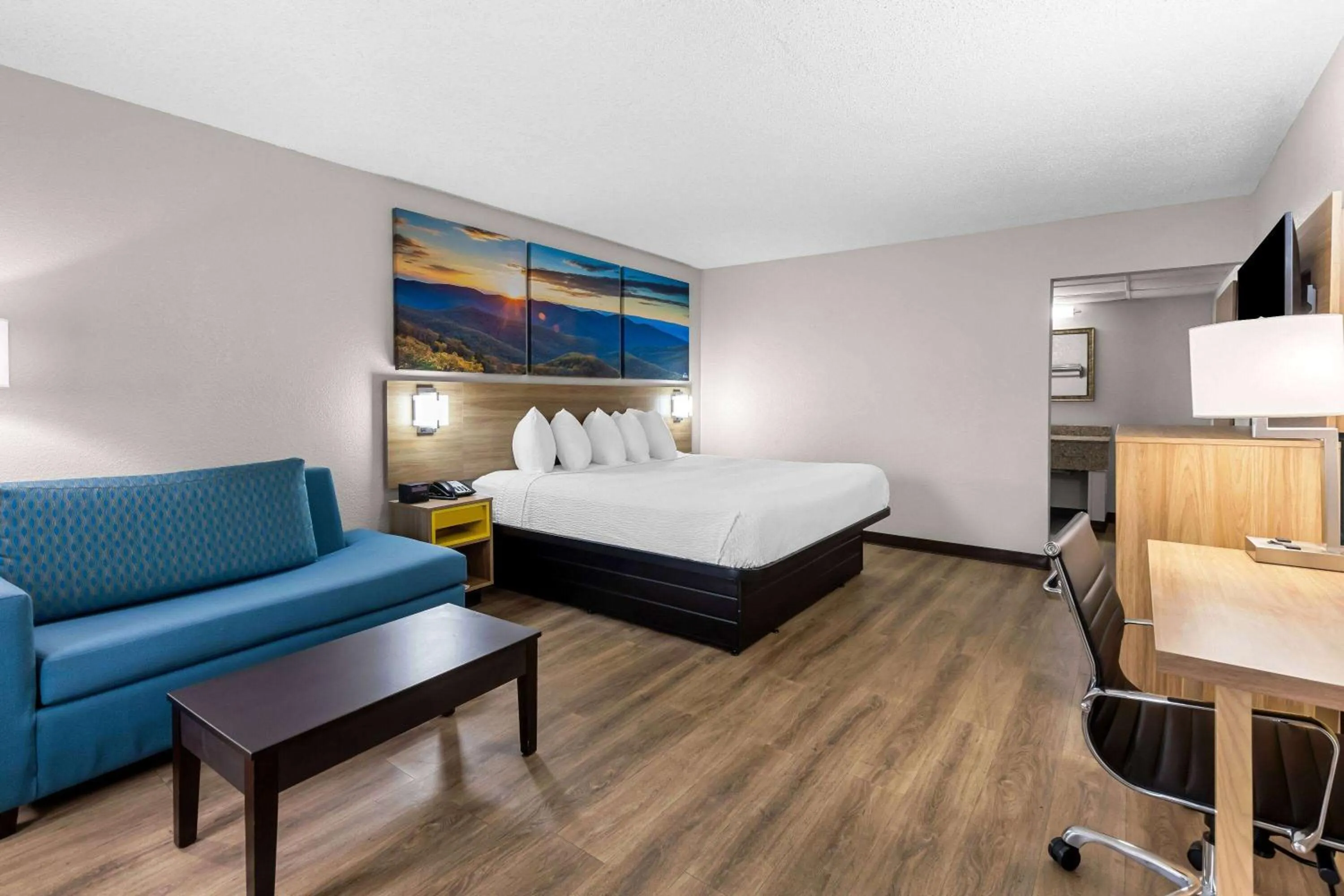 King Room - Non-Smoking in Days Inn by Wyndham Clayton