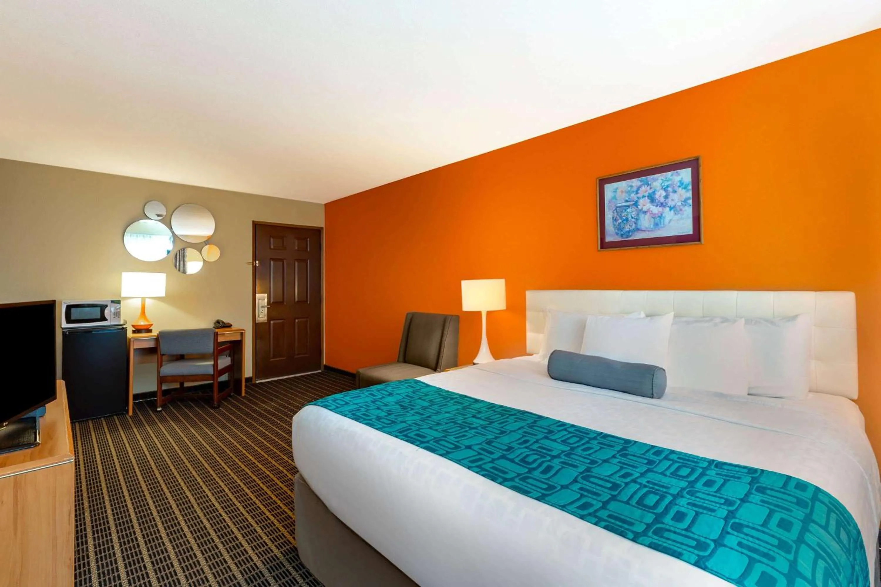 King Room - Pet Friendly/Non-Smoking in Howard Johnson by Wyndham Leavenworth
