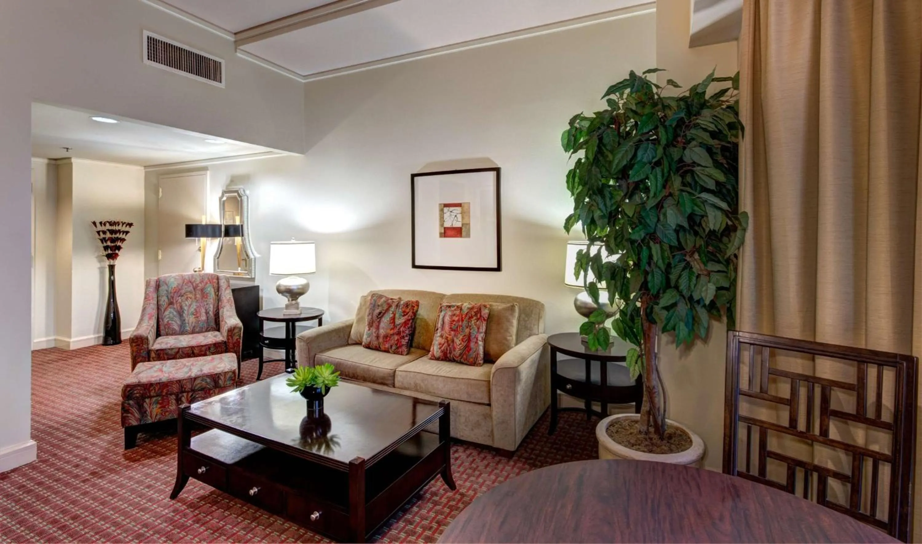 King Suite with Sofa Bed and City View in Blake Hotel New Orleans, BW Signature Collection
