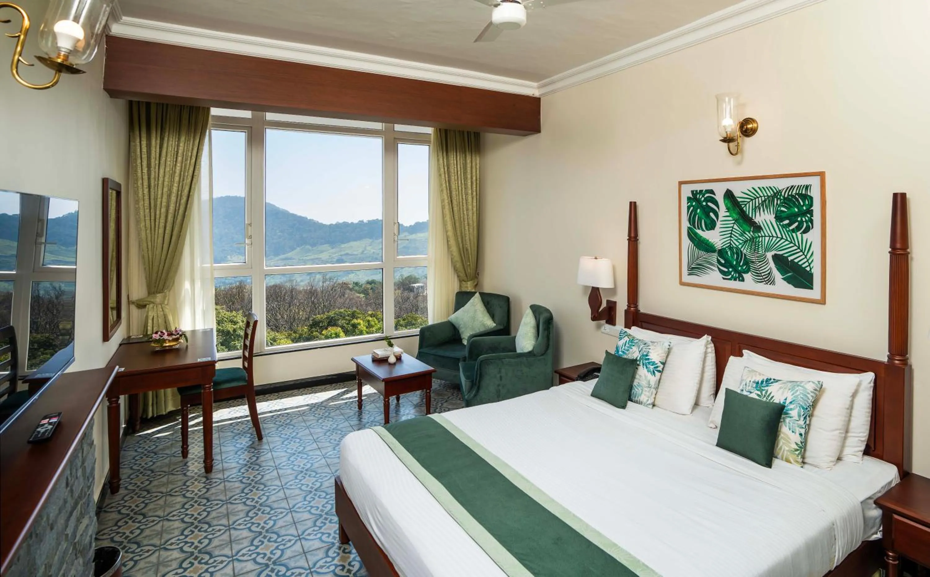 Deluxe Double or Twin Room with Mountain View in Fort Munnar