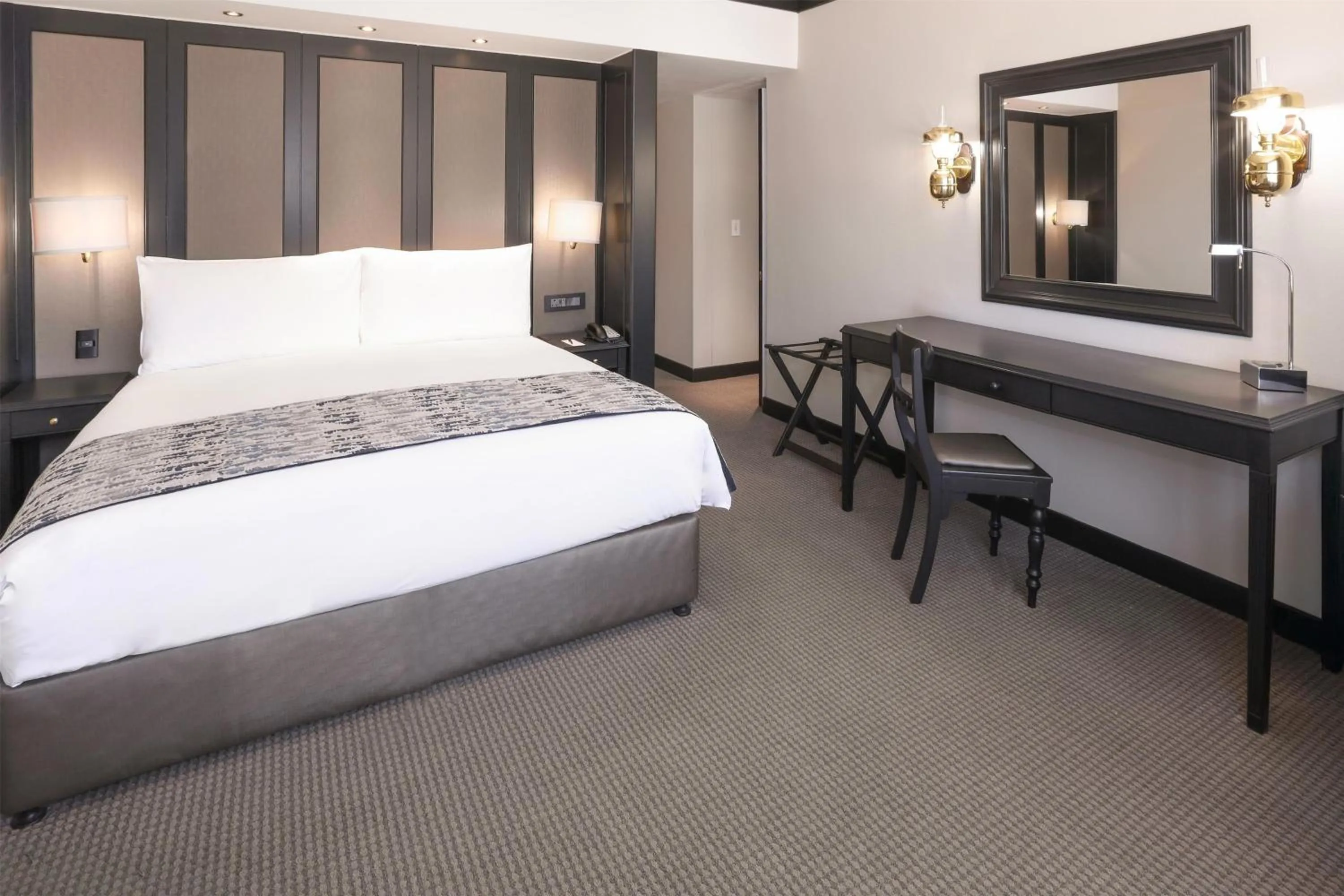 Suite - Smoking in Southern Sun Cape Sun