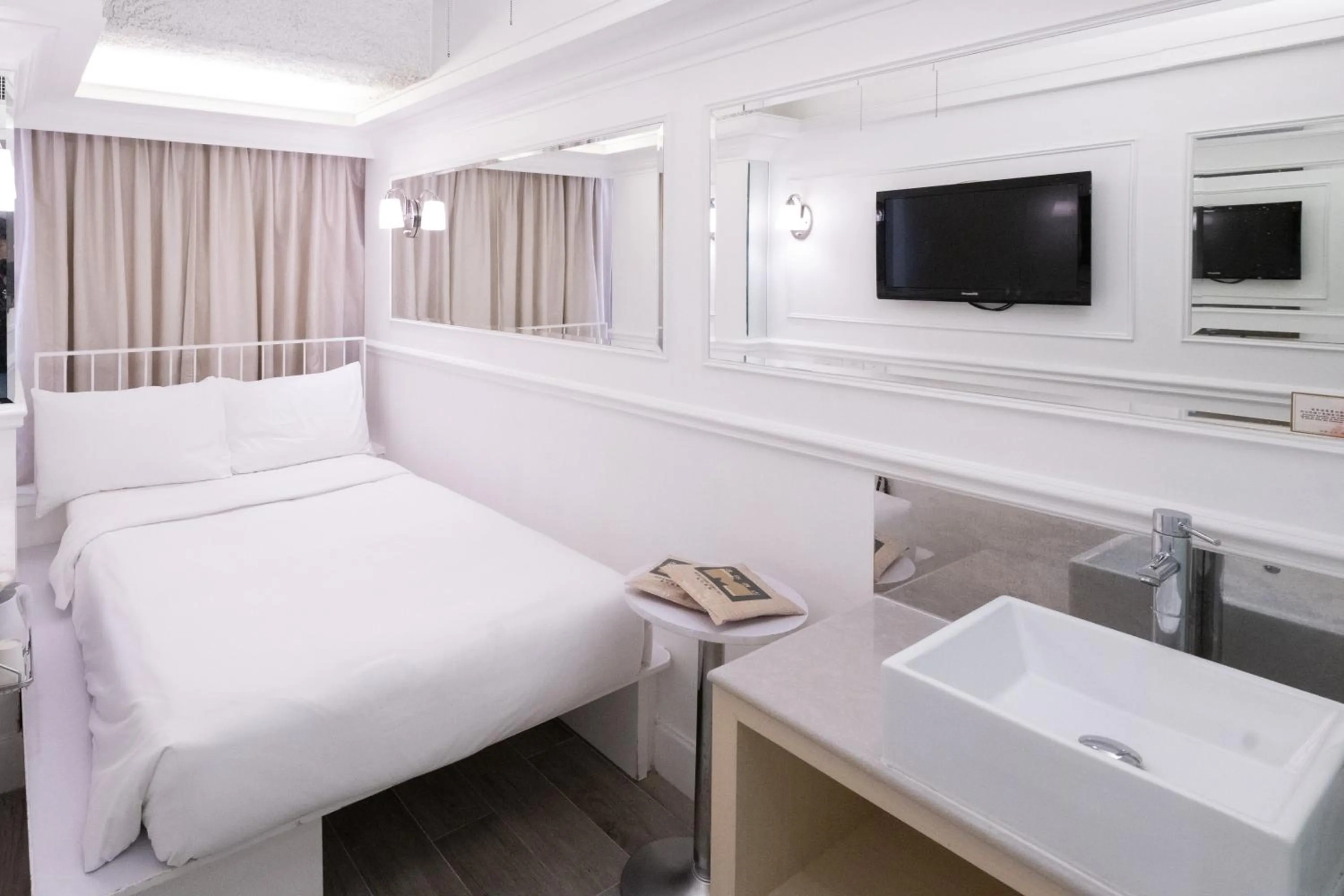 Mini Double Room in Mini Hotel Causeway Bay