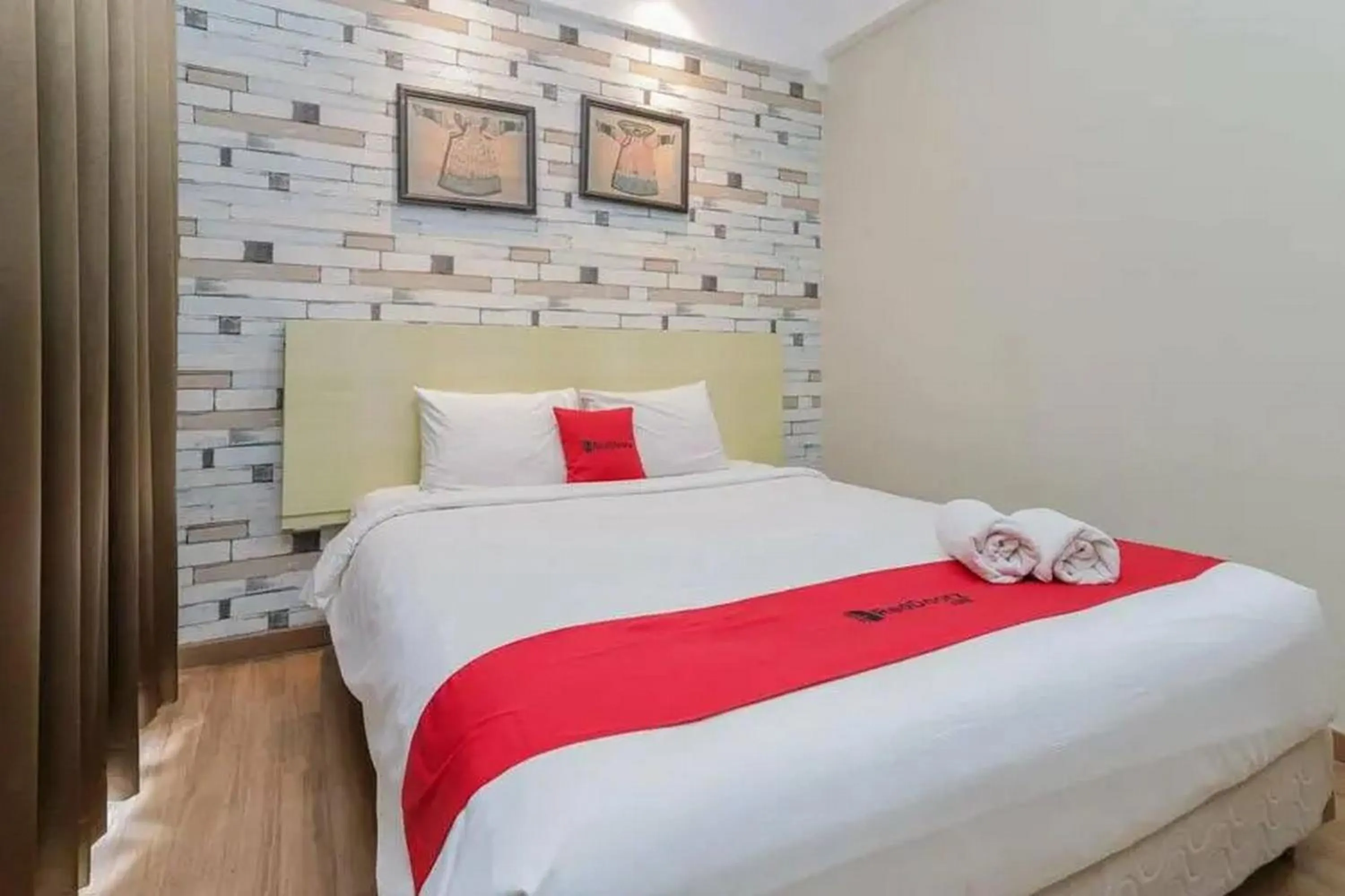 Standard Double Room in RedDoorz Plus at Riverside Malang