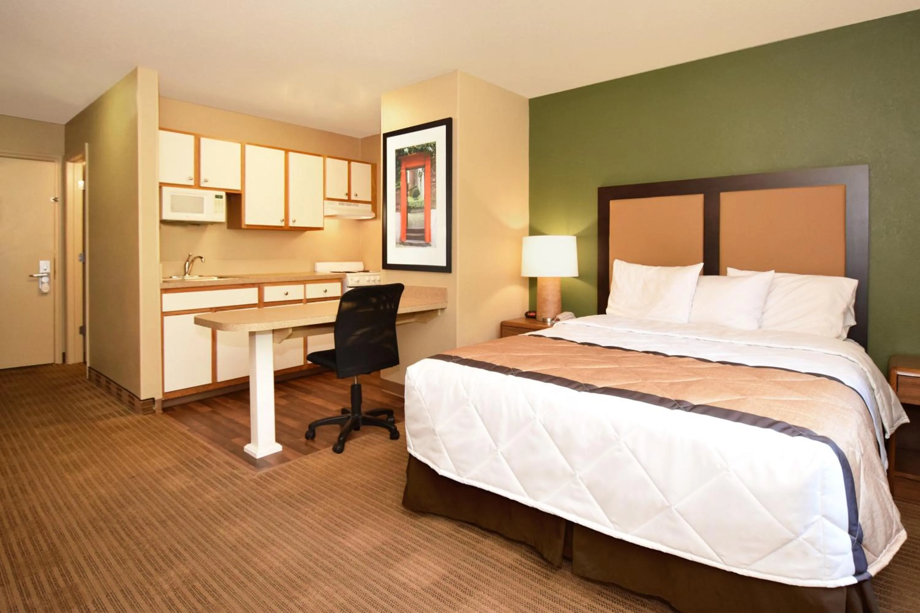 Queen Studio - Non-Smoking in Extended Stay America Select Suites - Raleigh - RTP - 4610 Miami Blvd