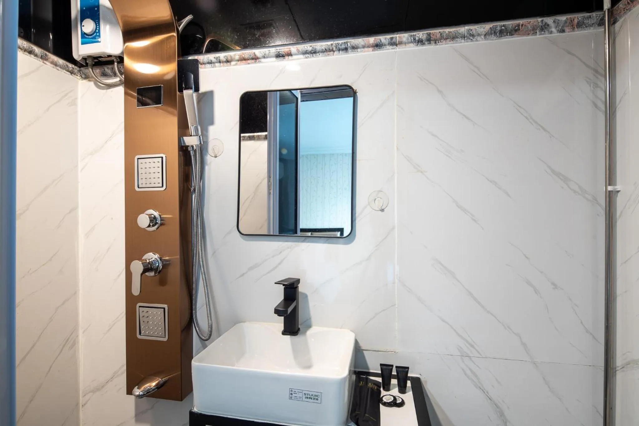 Standard Double Room in HOTEL JJH Aliwal