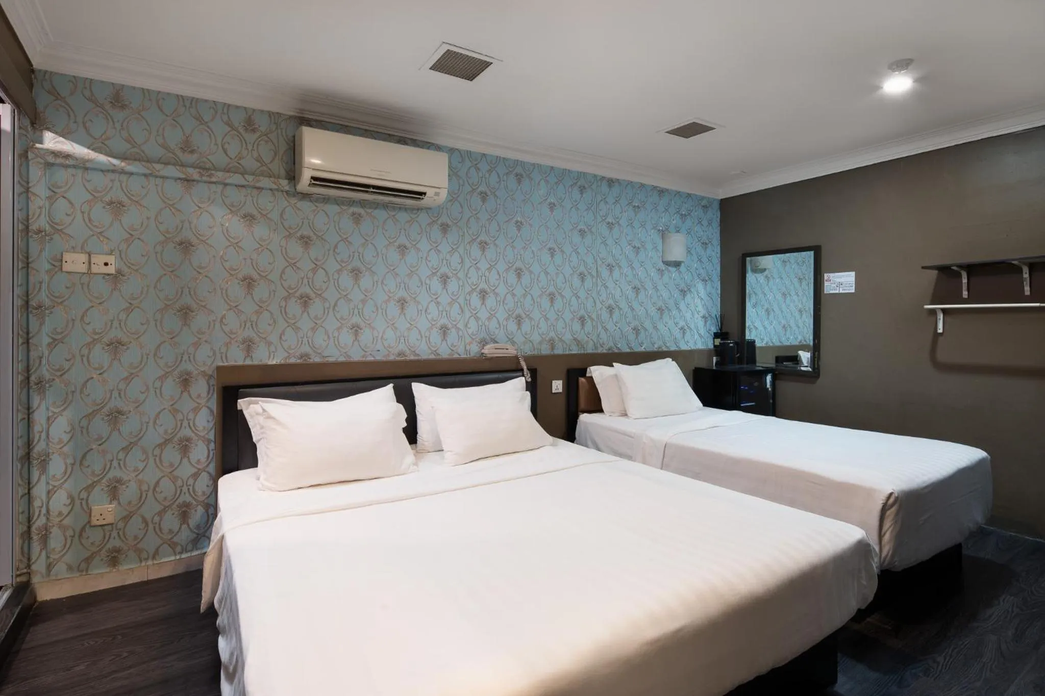 Family Room (3 Adults) with Balcony in HOTEL JJH Aliwal